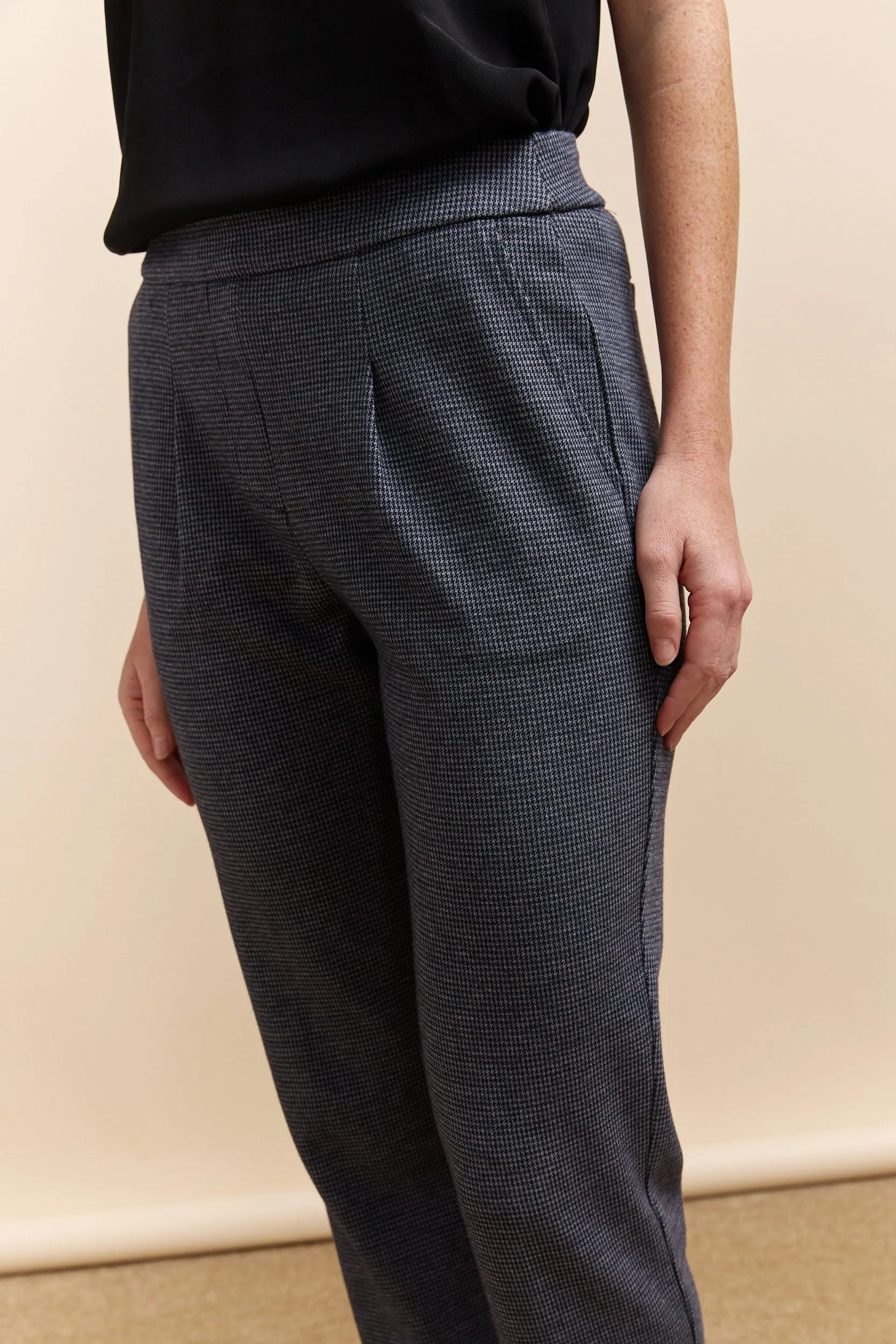 Pant with pleats & elastic waist sold by Tristan Style product image thumbnail 3