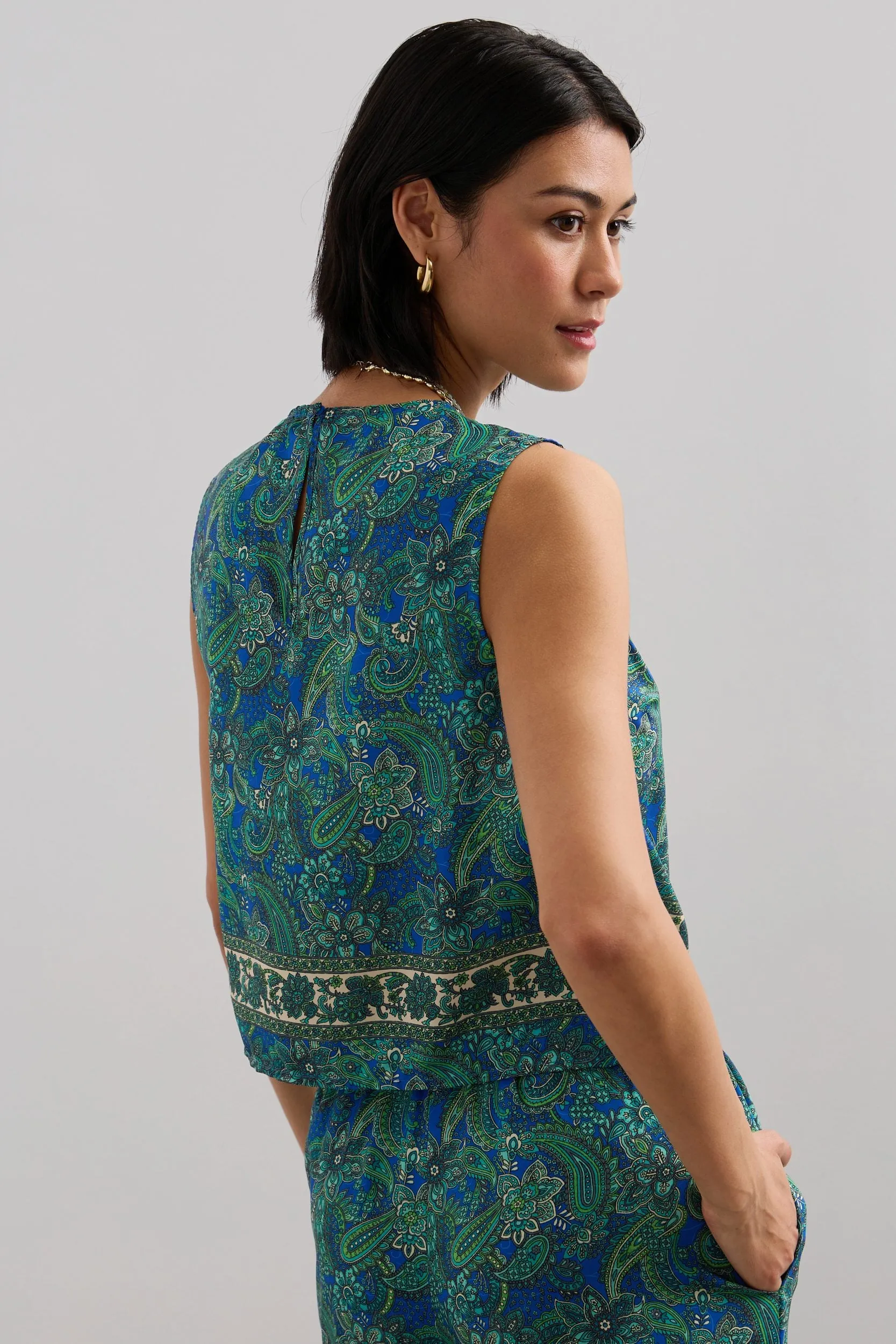 Print sleeveless cropped top sold by Tristan Style product image thumbnail 2