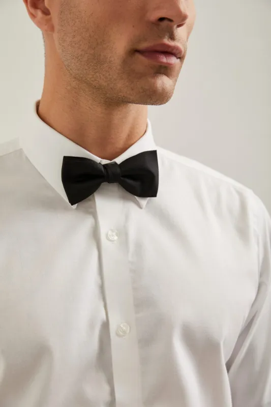 Silk bow tie sold by Tristan Style