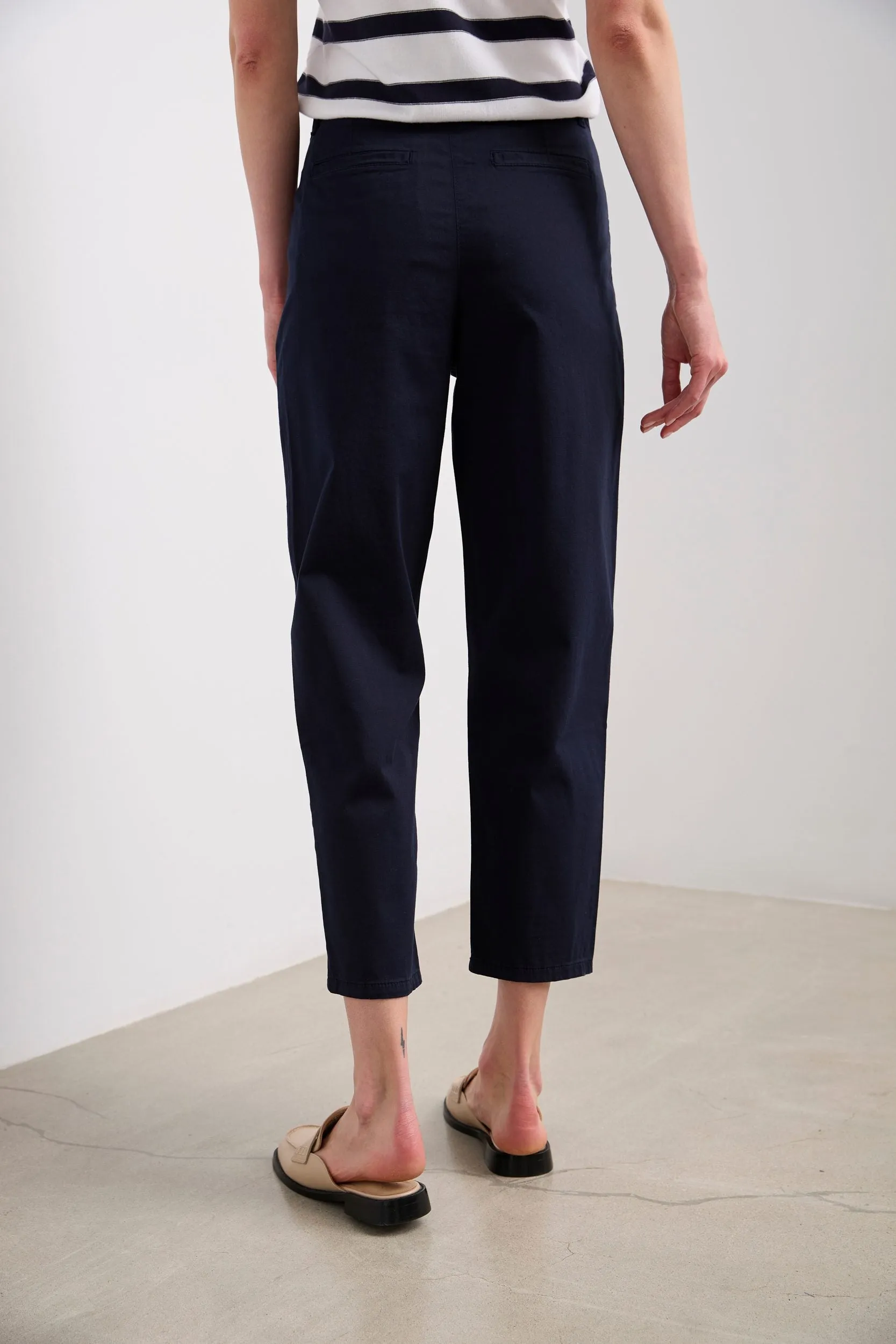 Casual cropped pants with pleats sold by Tristan Style product image thumbnail 3