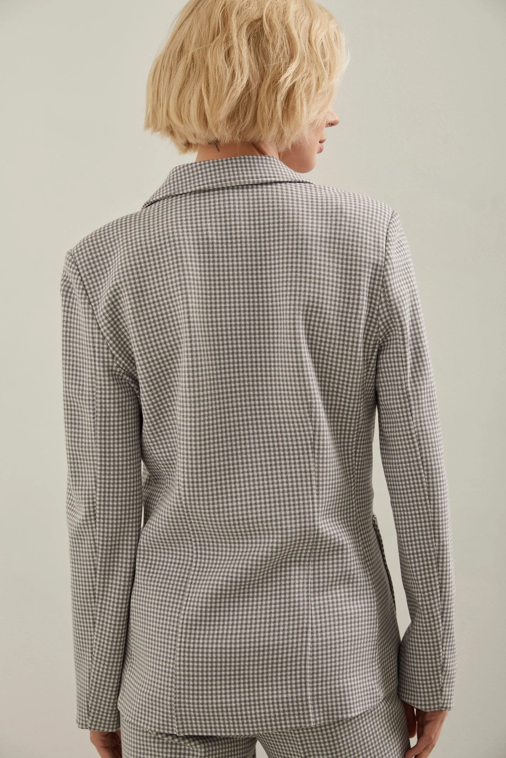 Fitted stretch blazer with applied pockets sold by Tristan Style product image thumbnail 3