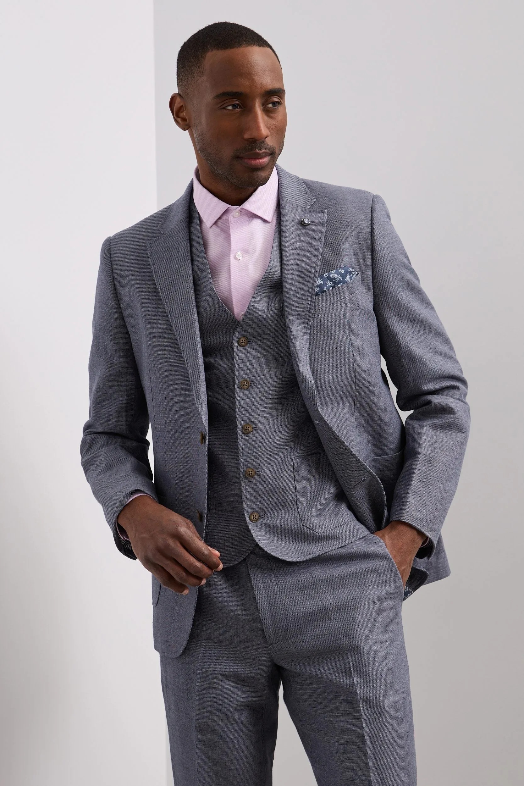 Fitted linen blazer sold by Tristan Style
