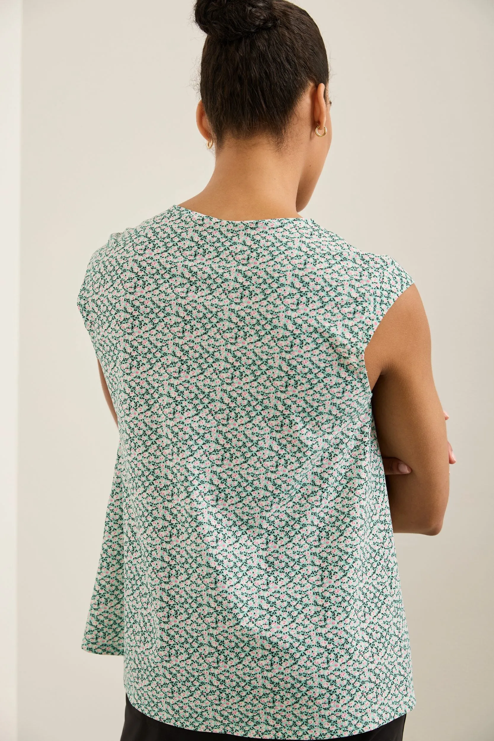 Sleeveless Sport Chic printed sold by Tristan Style product image thumbnail 4