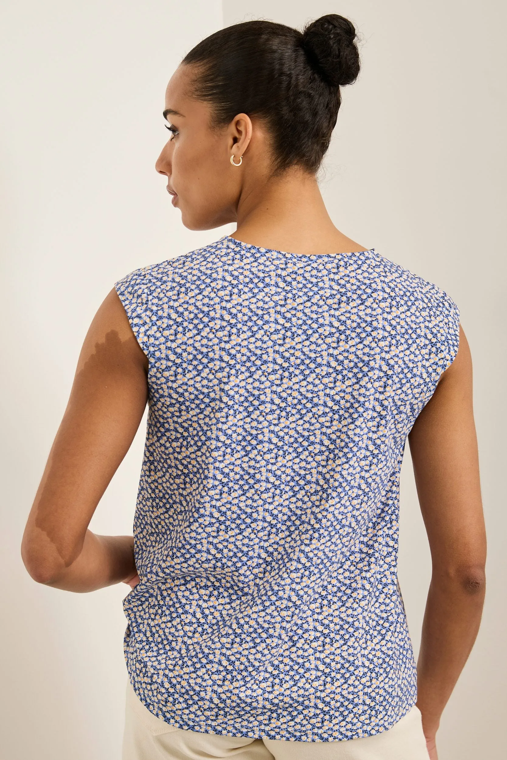 Sleeveless Sport Chic printed sold by Tristan Style product image thumbnail 2