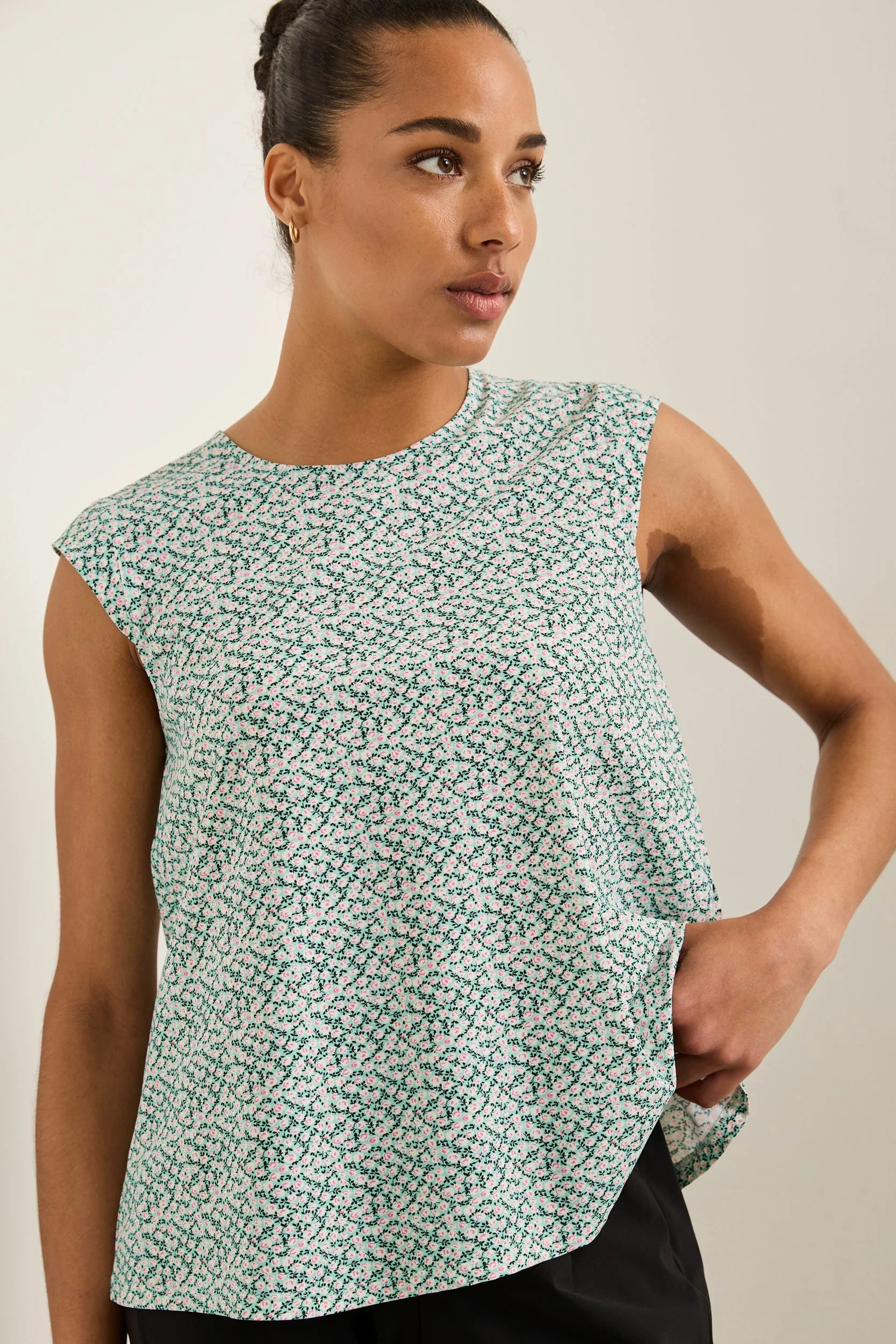 Sleeveless Sport Chic printed sold by Tristan Style product image thumbnail 3