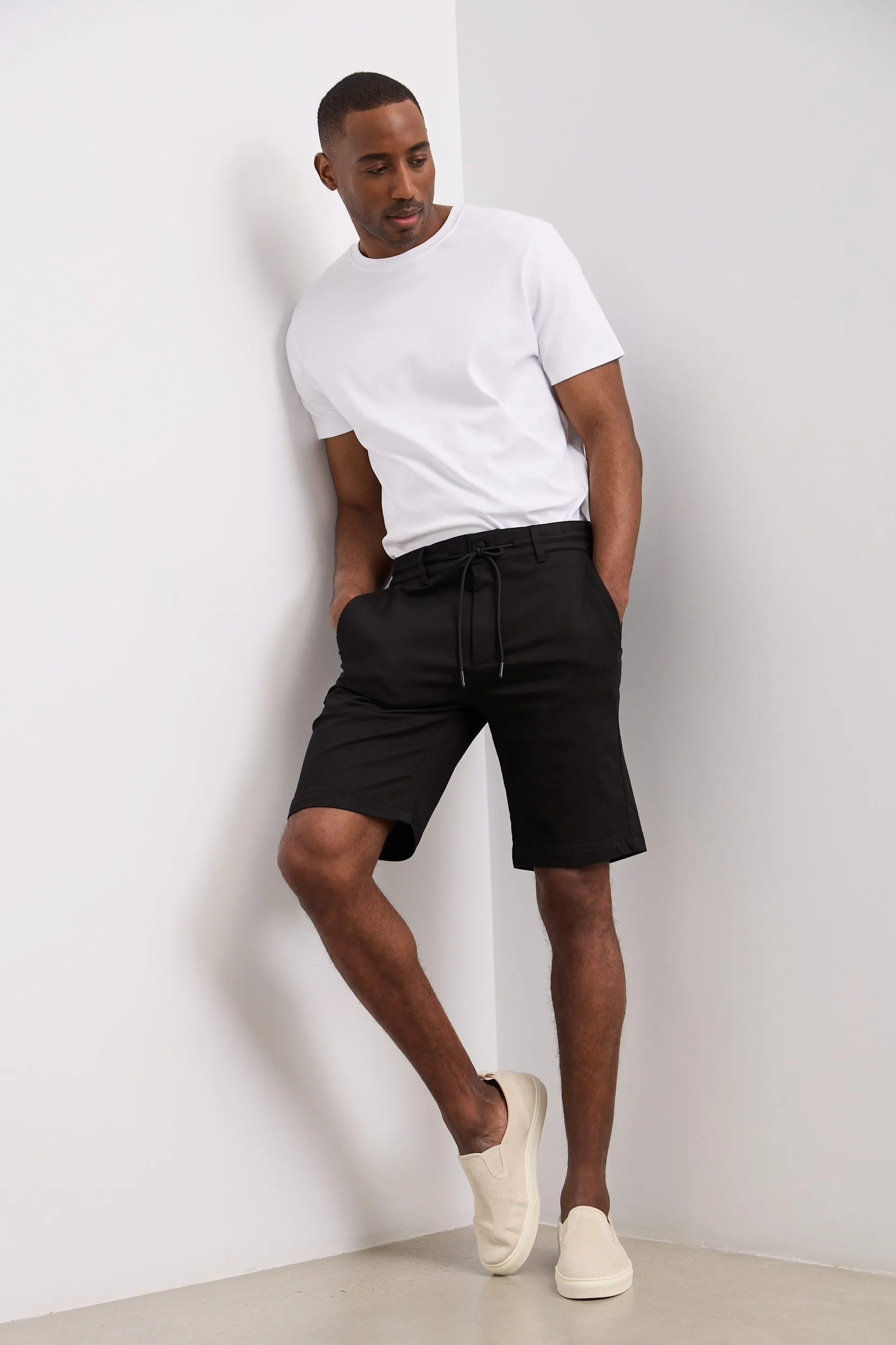 Knitted bermuda with drawstring sold by Tristan Style product image thumbnail 4