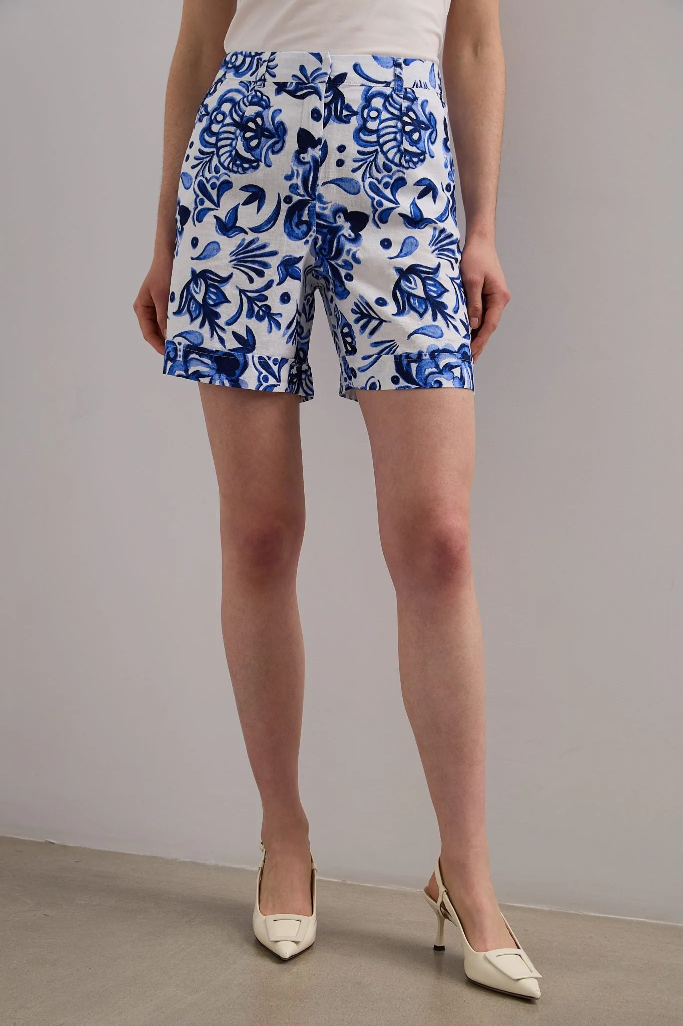 Print linen short sold by Tristan Style product image thumbnail 2