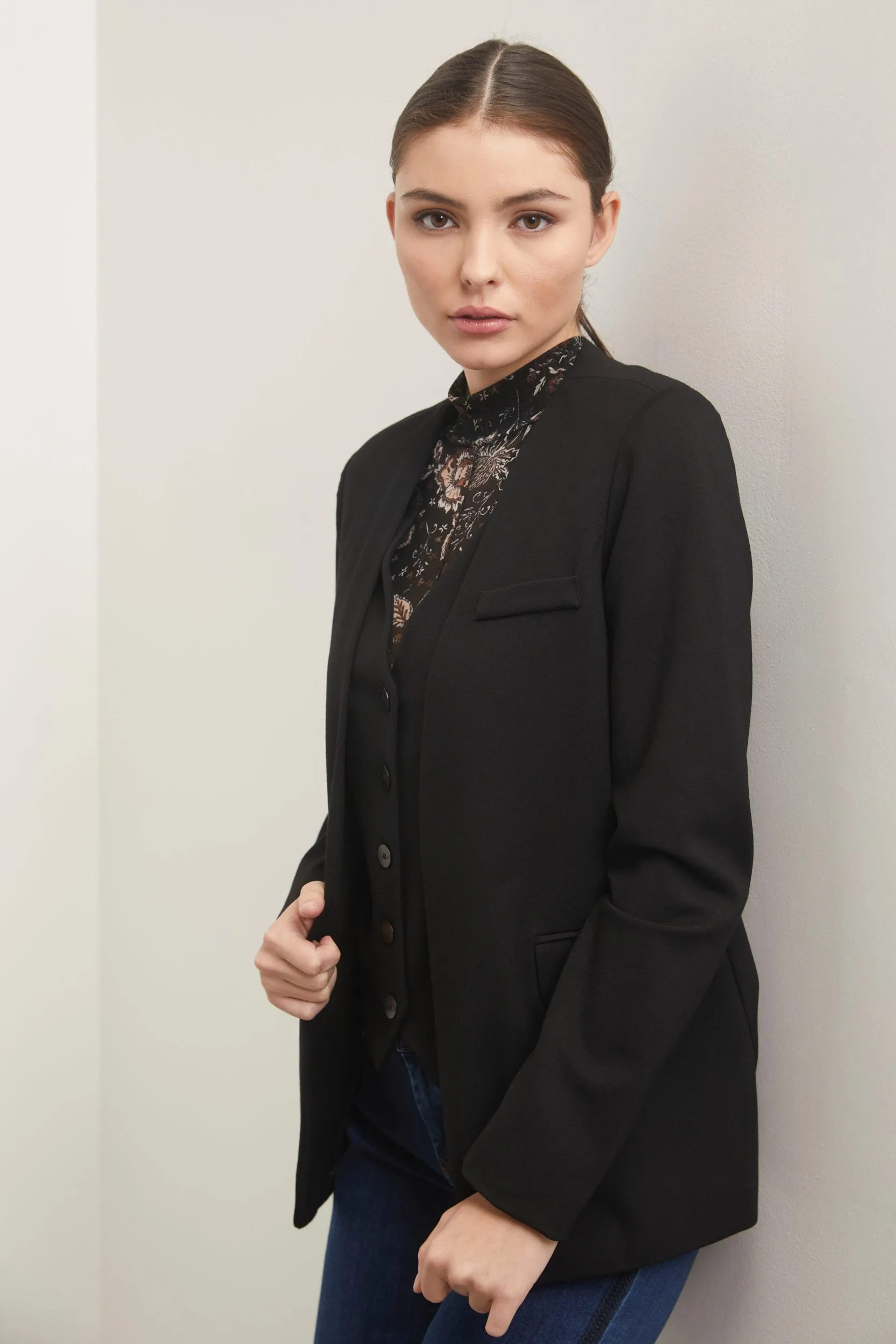 2-in-1 oversized blazer sold by Tristan Style product image thumbnail 2