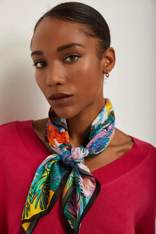 Foulard de soie coloré sold by Tristan Style