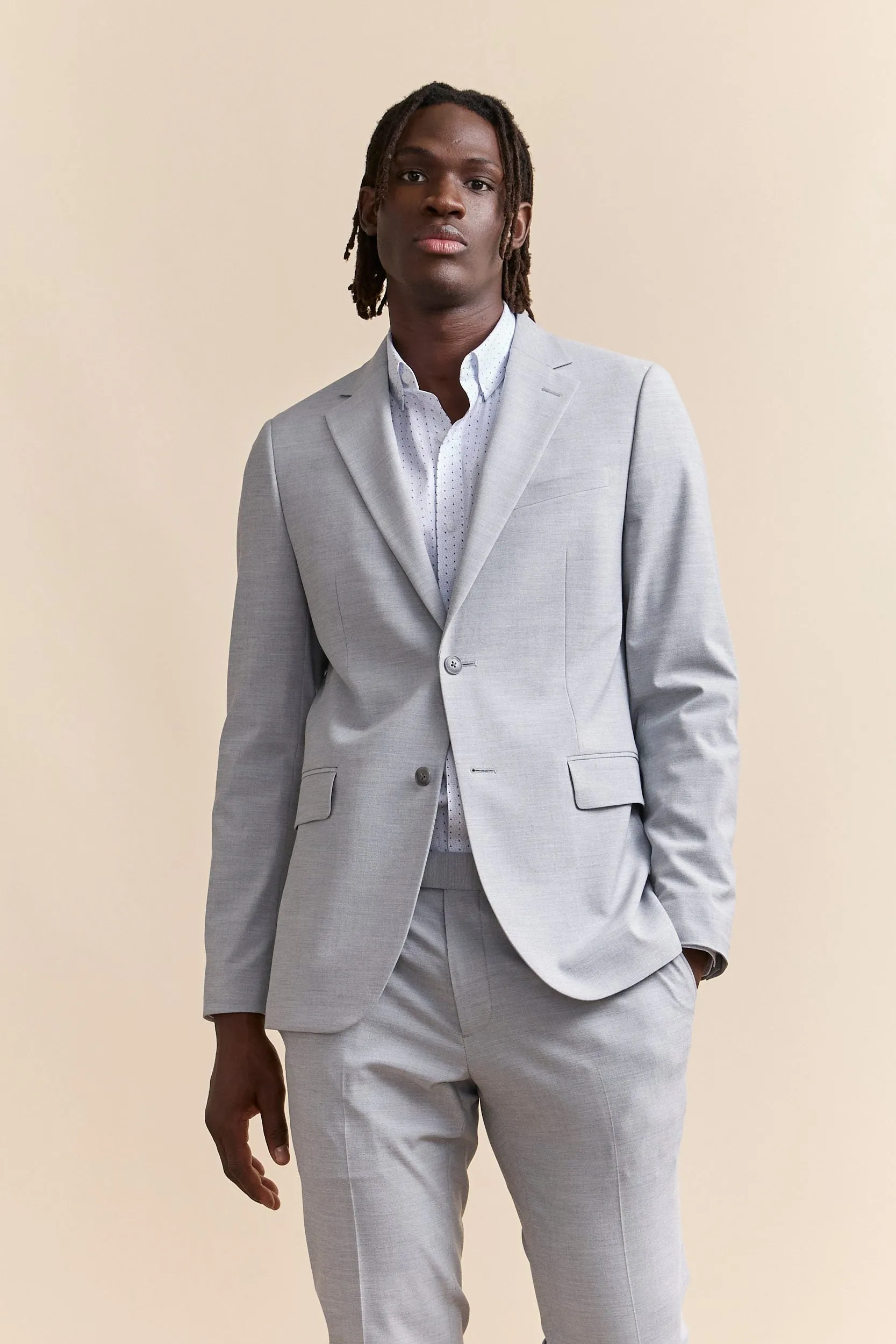 Solid extra-fitted blazer sold by Tristan Style