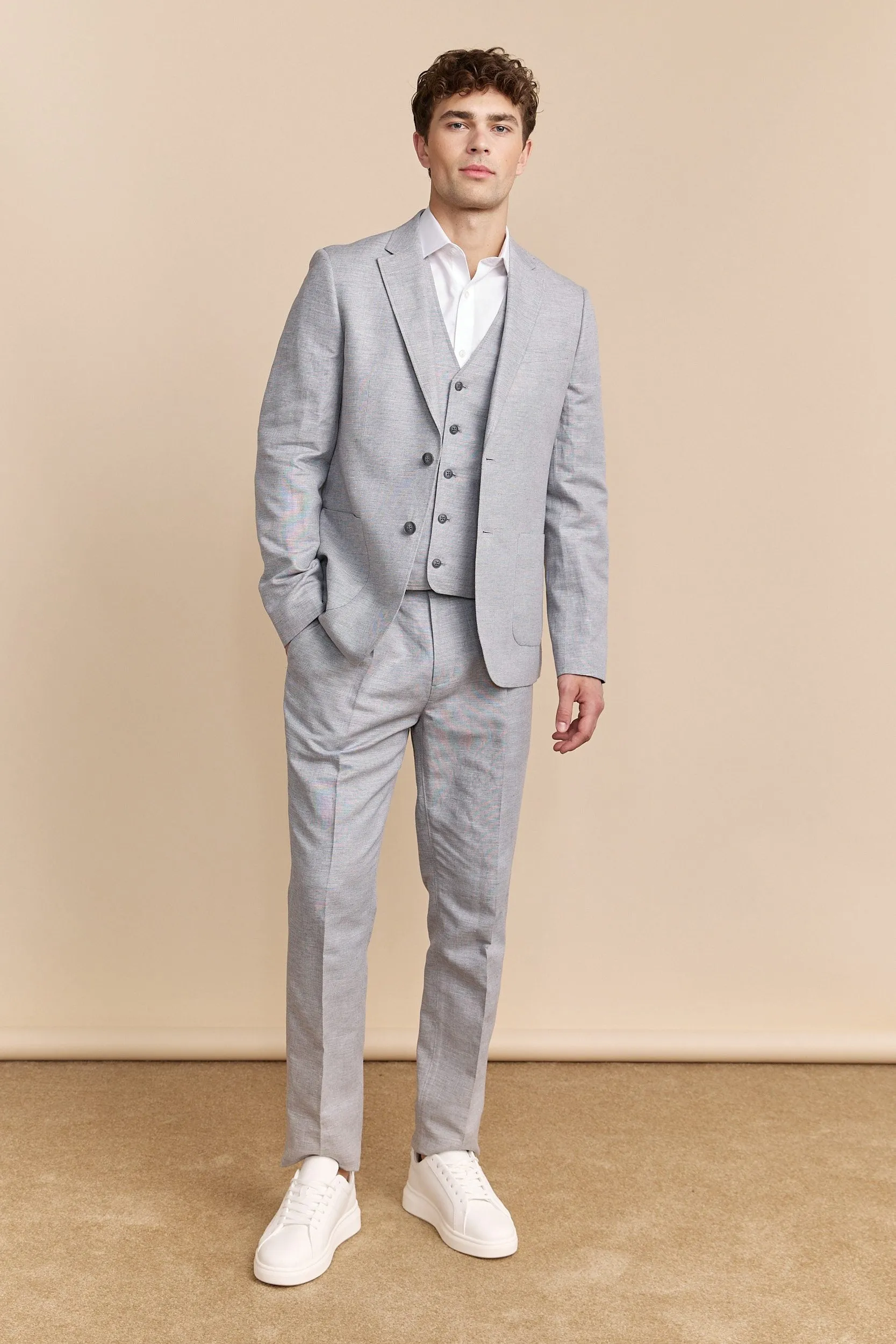 Patch pockets linen vest sold by Tristan Style product image thumbnail 5