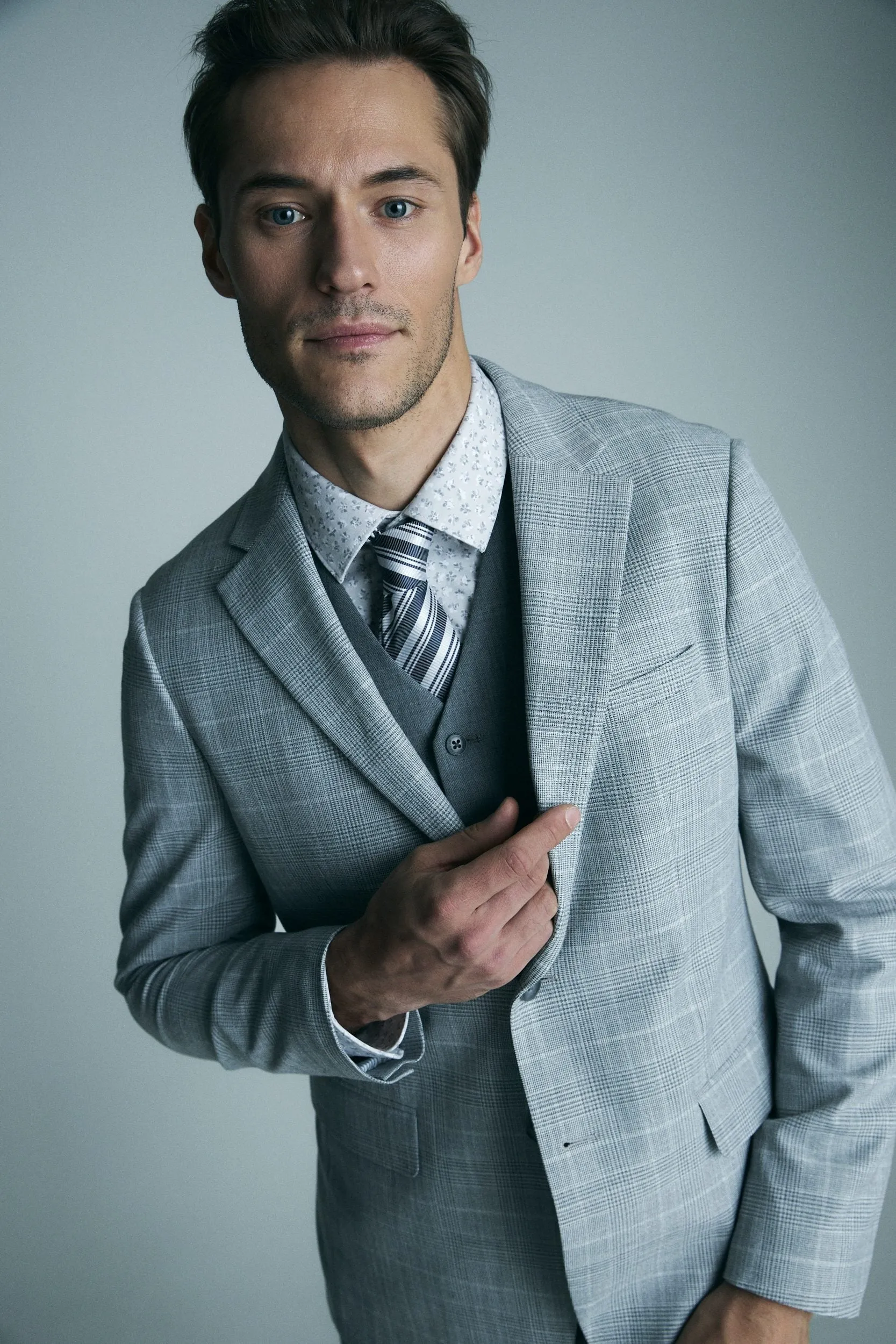 Fitted vest sold by Tristan Style product image thumbnail 4