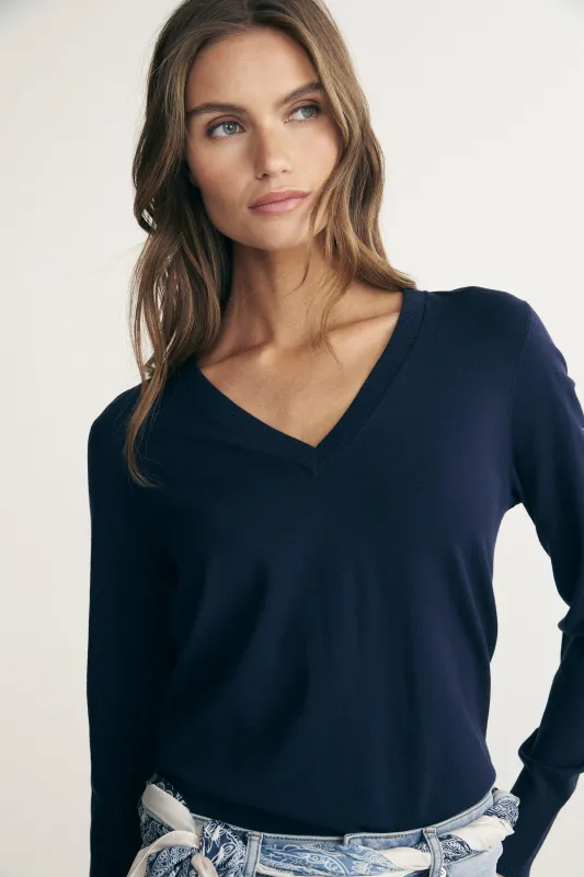 V neck sweater sold by Tristan Style