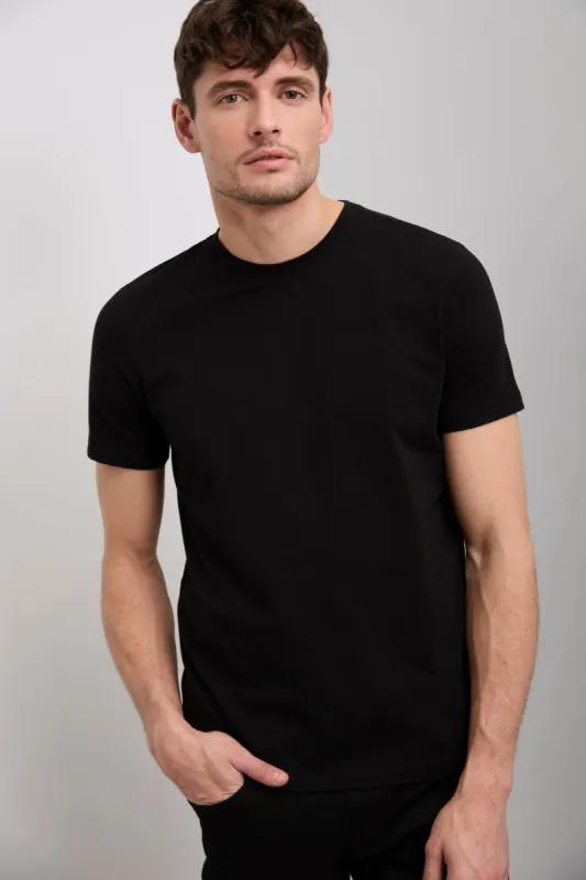 Basic crew neck T-shirt sold by Tristan Style