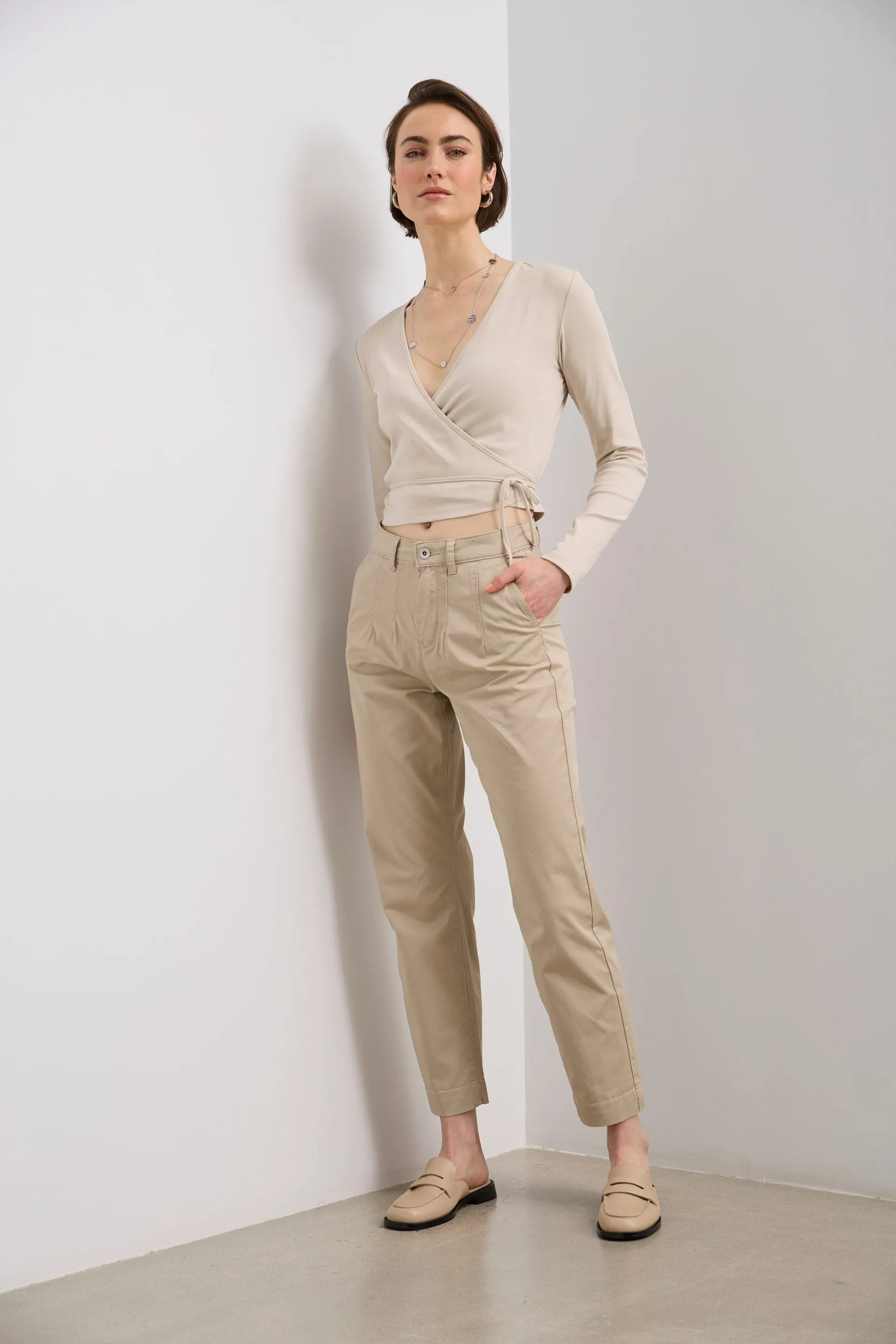 High waisted pants with darts sold by Tristan Style product image thumbnail 2