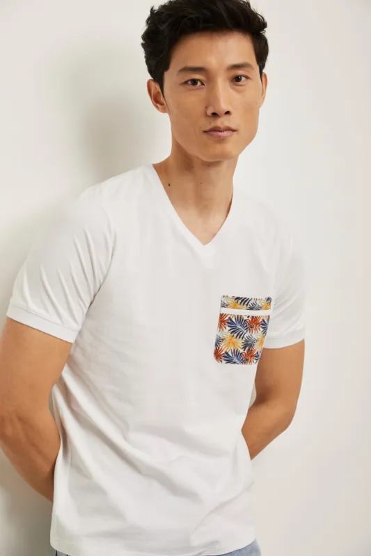 V neck t-shirt with pocket sold by Tristan Style