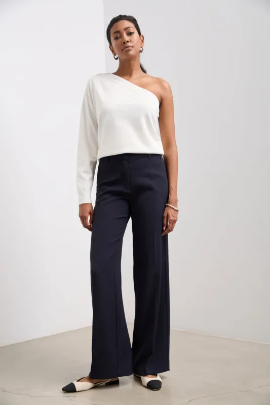 Fluid pants with wide legs sold by Tristan Style