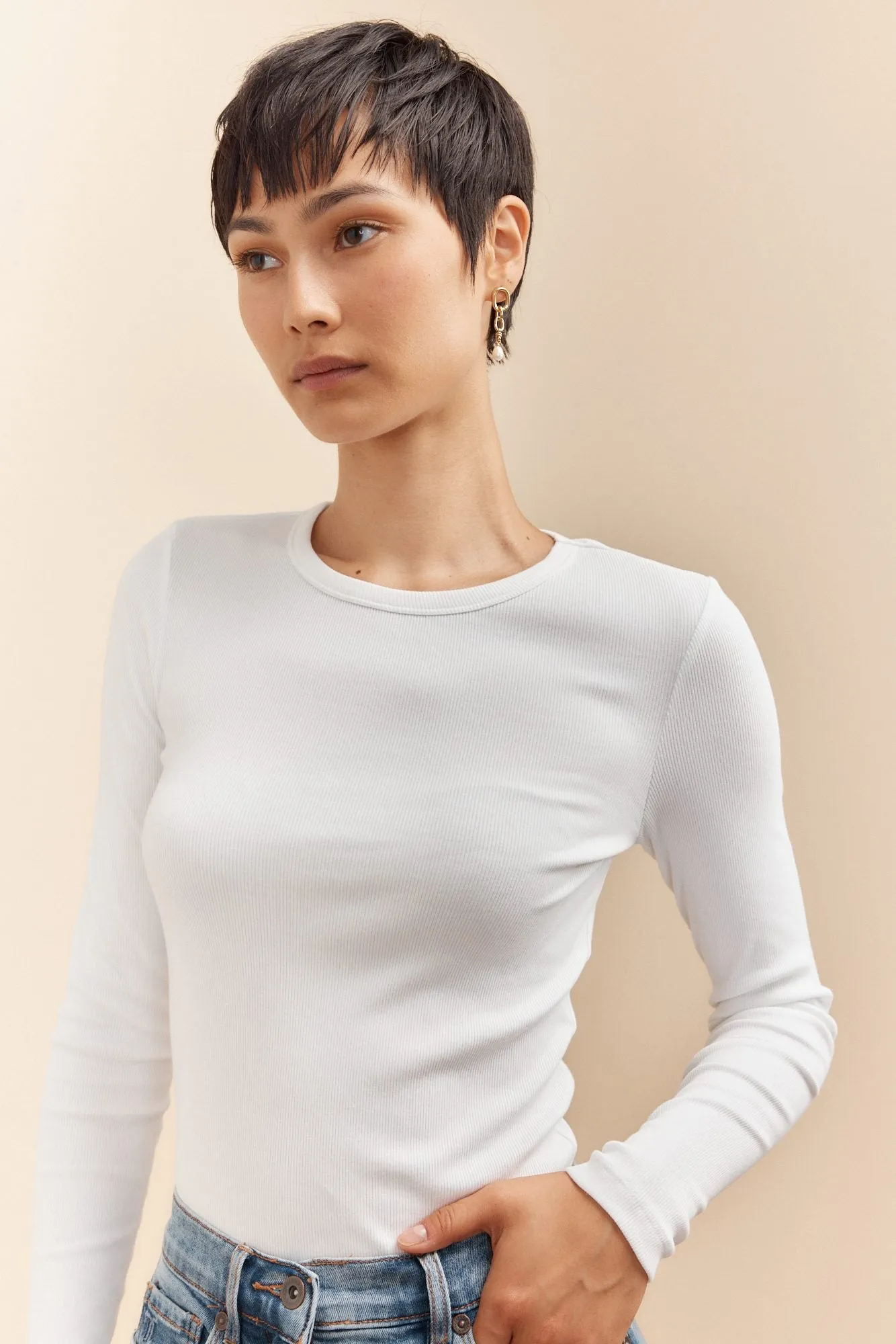 Stainlesss steel earring with pearl sold by Tristan Style product image thumbnail 2