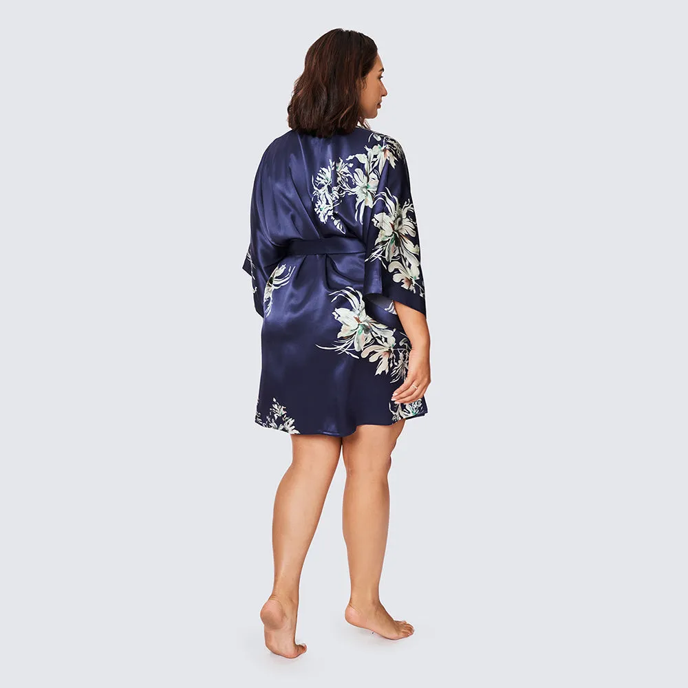 Washable Silk Yuri Short Kimono Robe (Plus Size) sold by Kim + Ono product image thumbnail 3