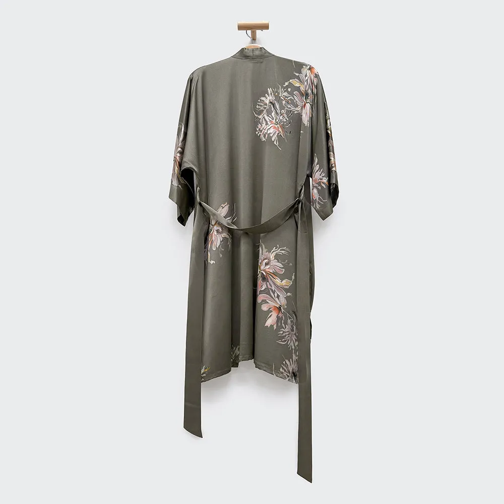Washable Silk Yuri Short Kimono Robe sold by Kim + Ono product image thumbnail 2