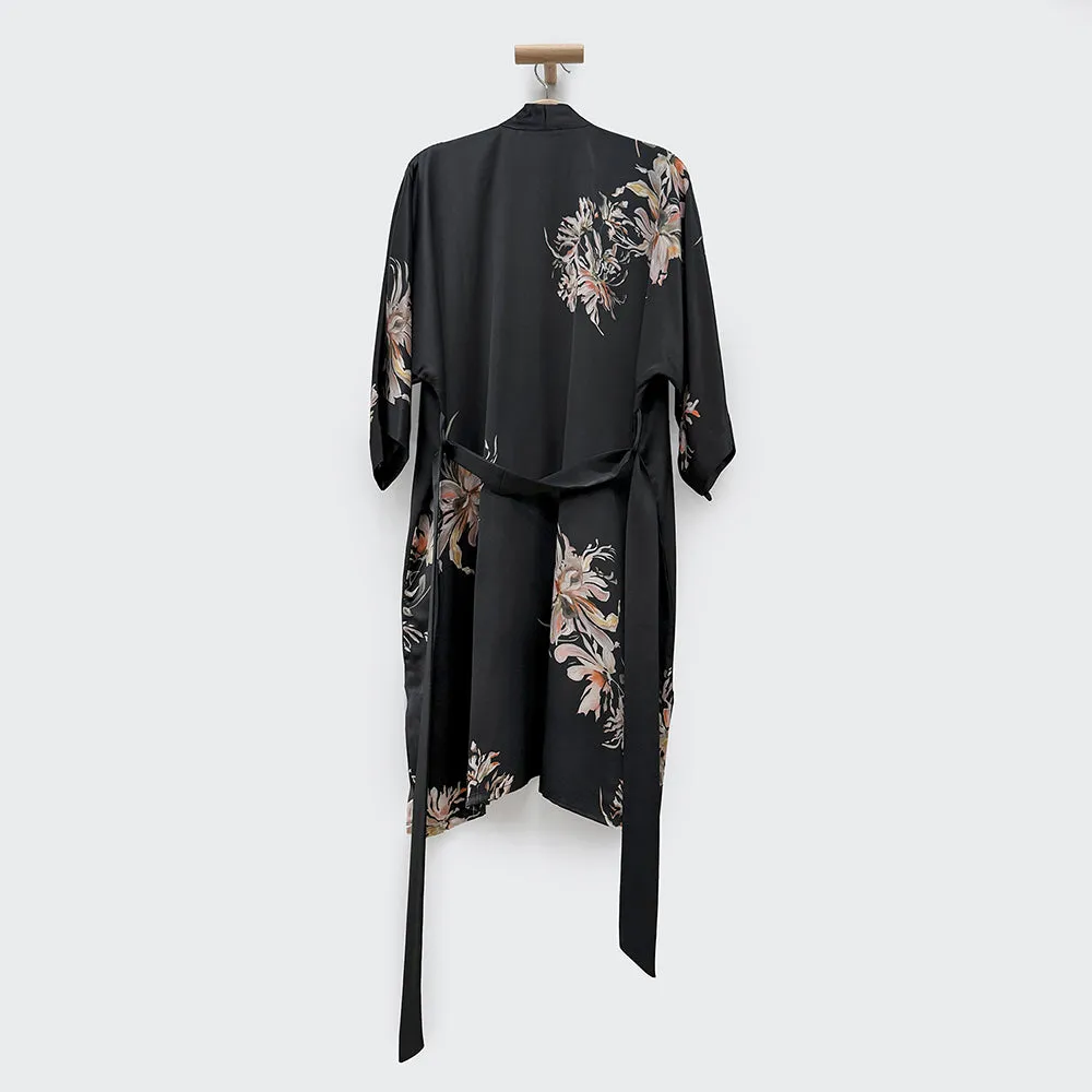 Washable Silk Yuri Short Kimono Robe sold by Kim + Ono product image thumbnail 4