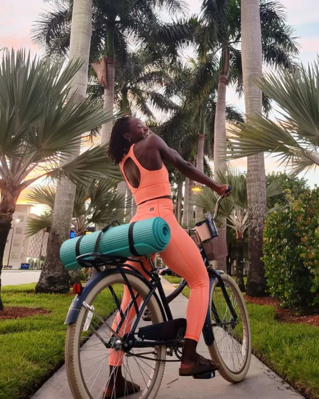 Maya 7/8 Leggings sold by Jolyn