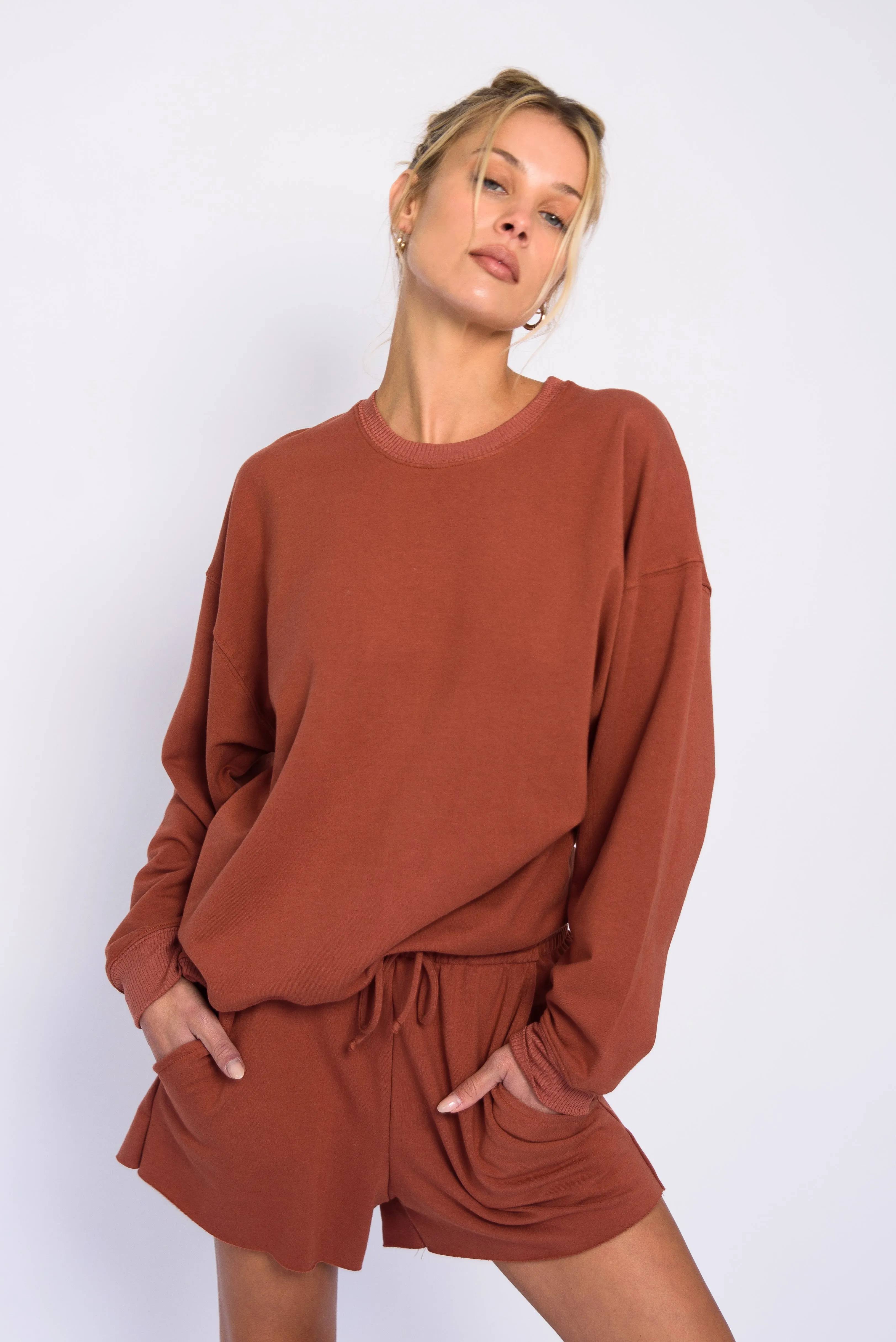 CLOUDLUX Chris Crewneck - Dune sold by Skatie