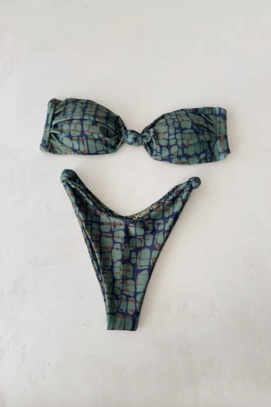 Suzanne Bottom - Alabama sold by Skatie