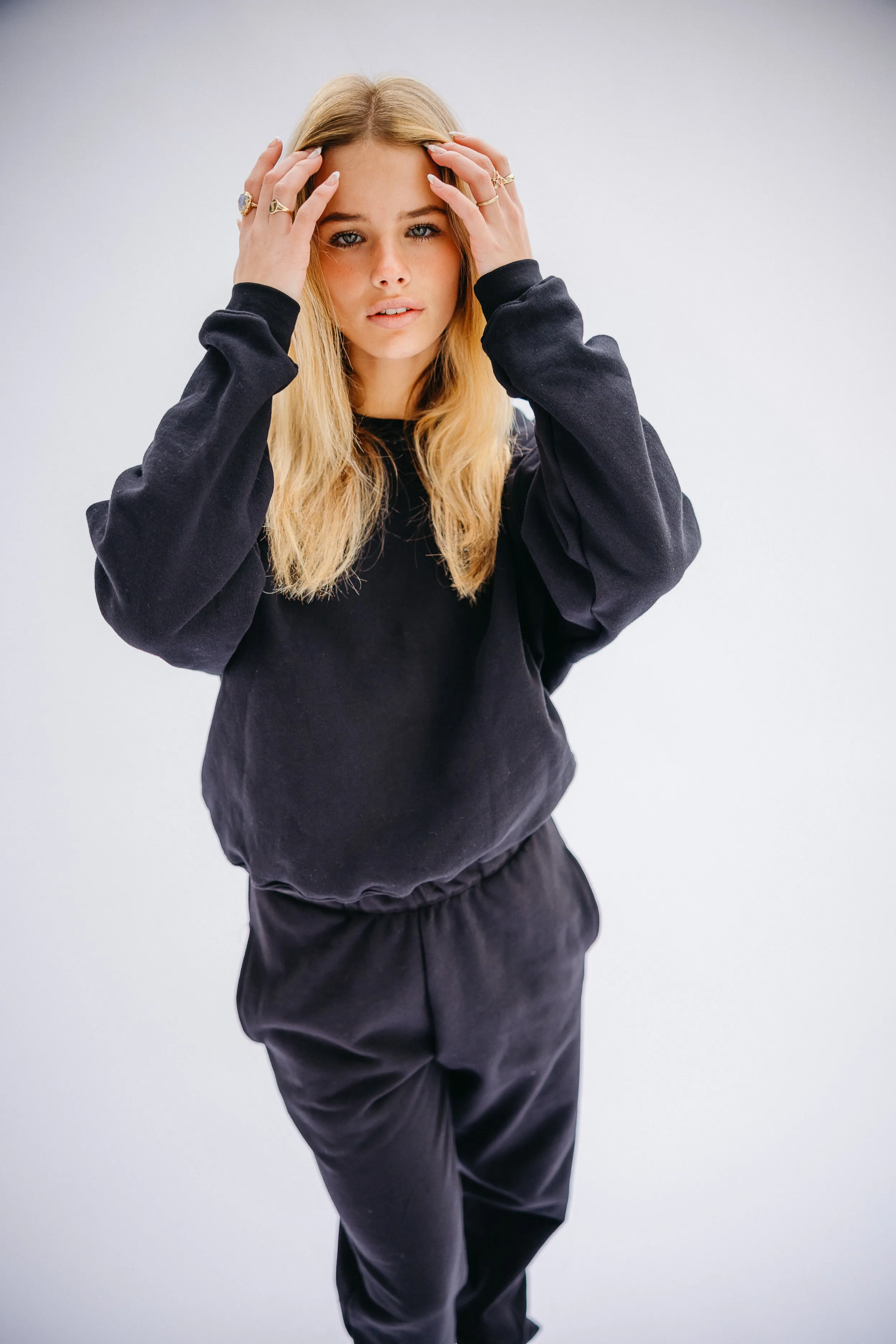 ULTRALUX Chris Crewneck - Black sold by Skatie product image thumbnail 2