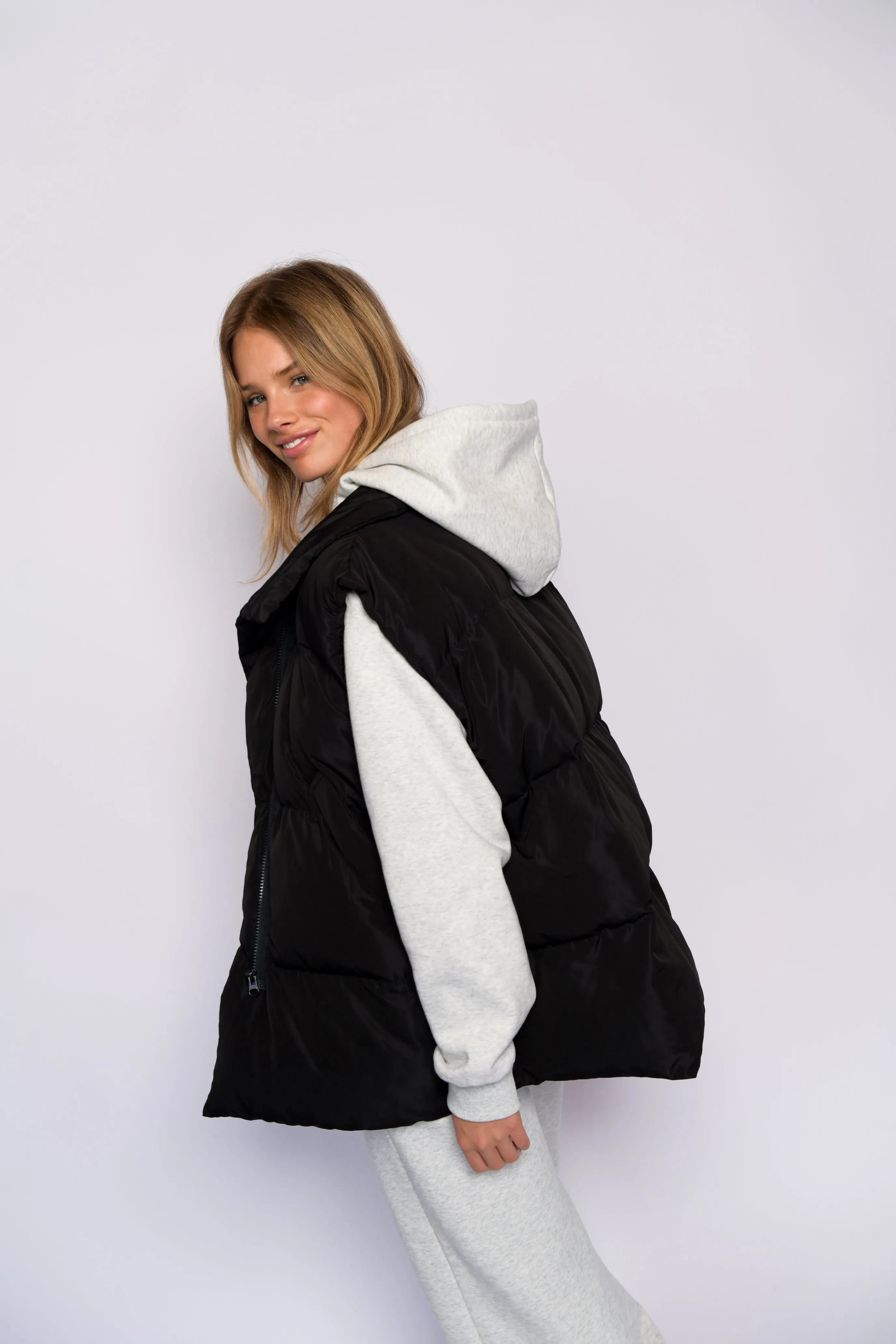 Oversized Puffer Vest - Black sold by Skatie product image thumbnail 4
