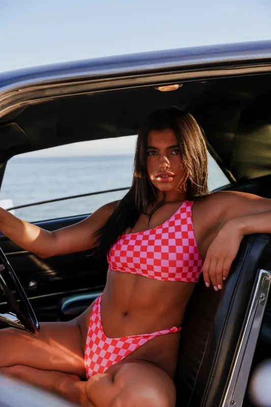 Suzanne Bottom - Daytona sold by Skatie