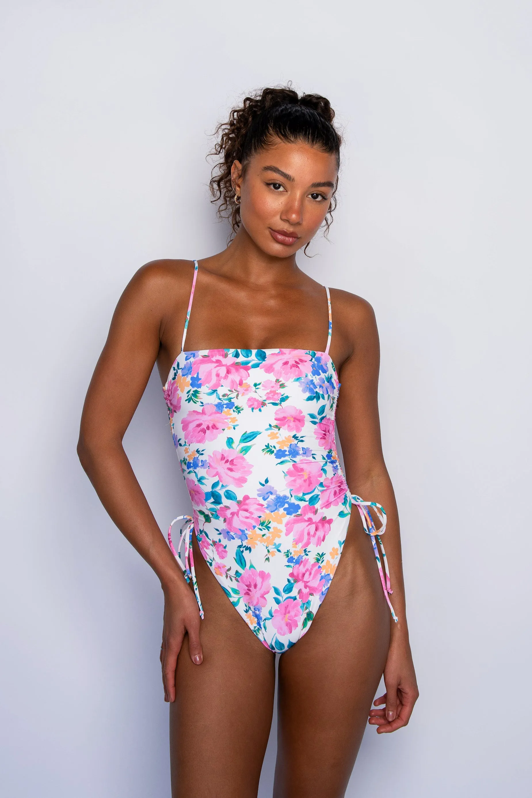 Raye One Piece - Bouquet sold by Skatie product image thumbnail 2