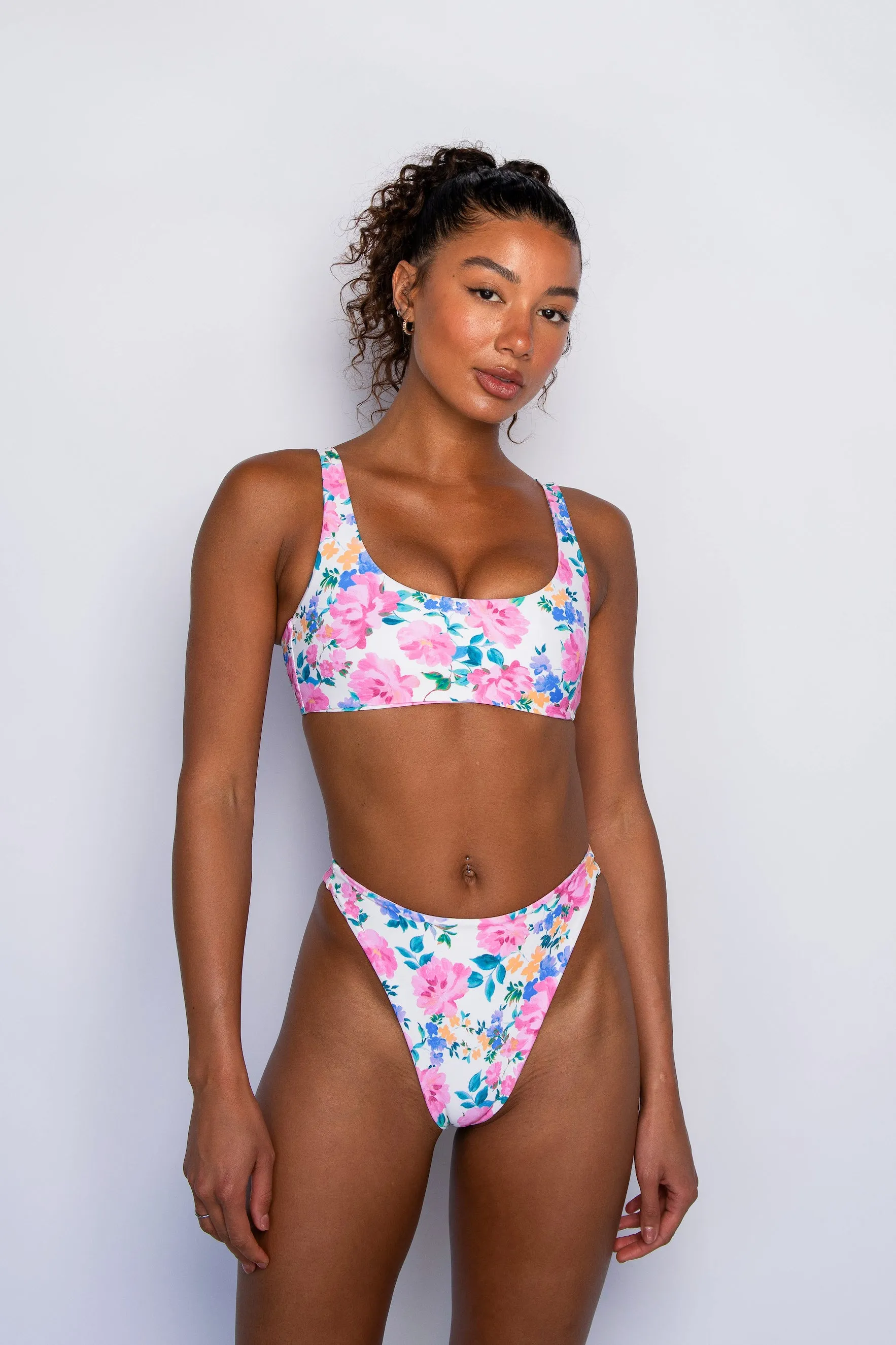 Kelly Bottom - Bouquet sold by Skatie product image thumbnail 3