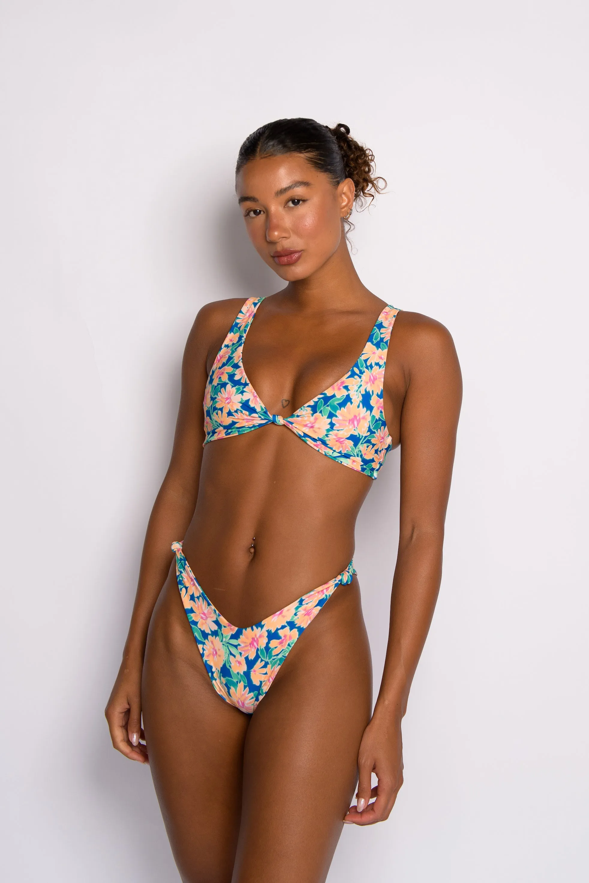 Suzanne Bottom - Sunflower sold by Skatie product image thumbnail 2