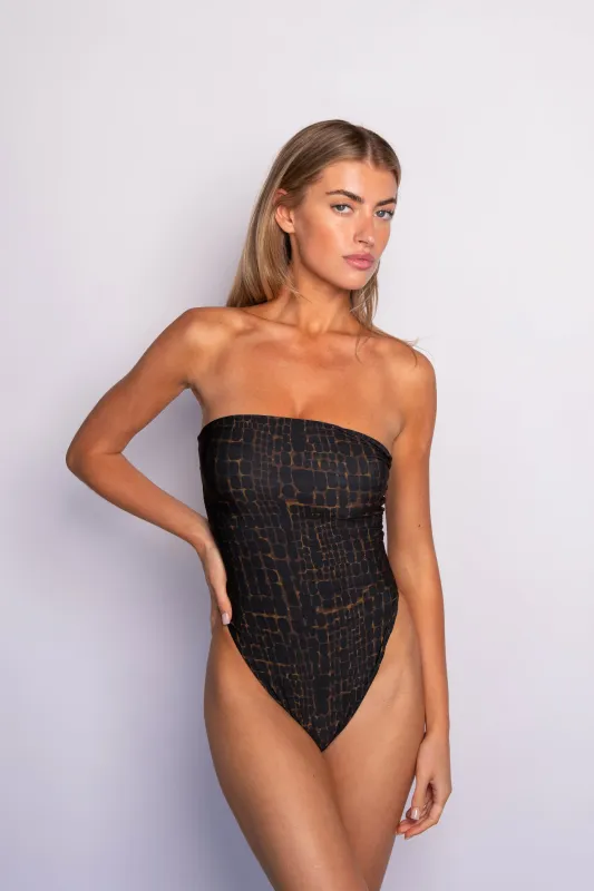 Amy One Piece - Cadillac sold by Skatie