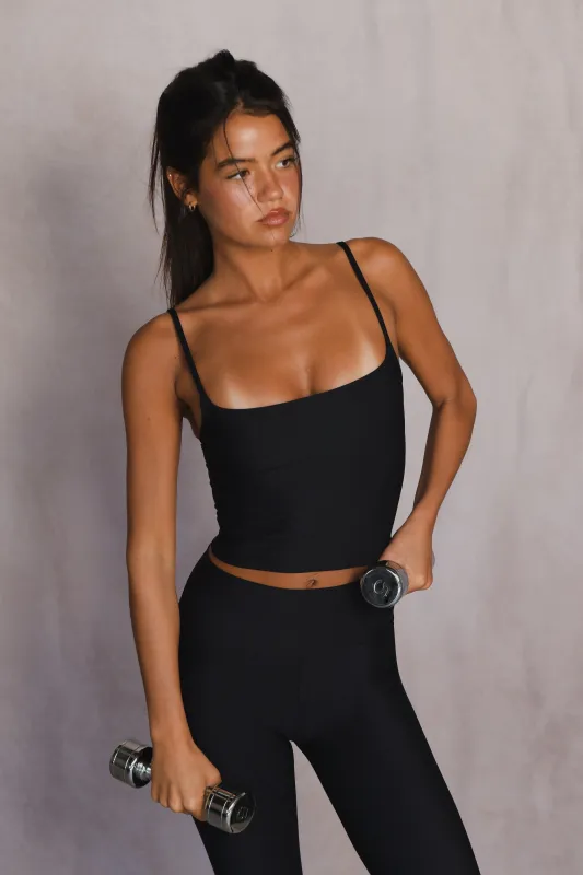 Levi Active Top - Black sold by Skatie