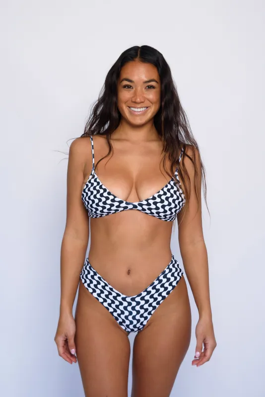 Wholesale Gisele Top - Dogtown sold by Skatie