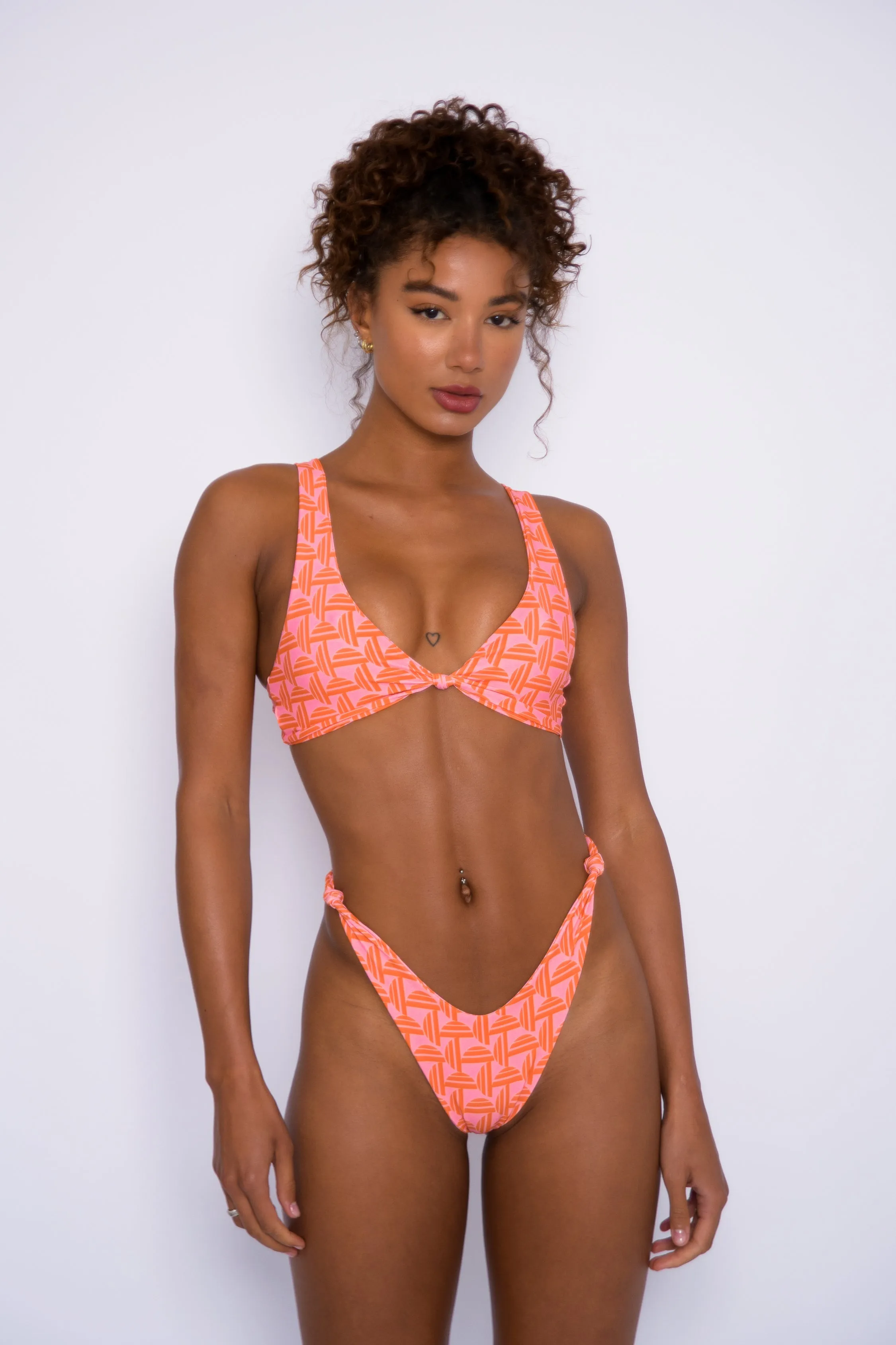 Suzanne Bottom - Tropicana sold by Skatie product image thumbnail 2