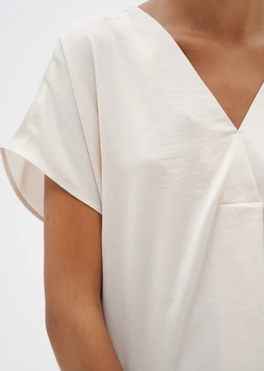 Rinda Top sold by Denali product image thumbnail 3