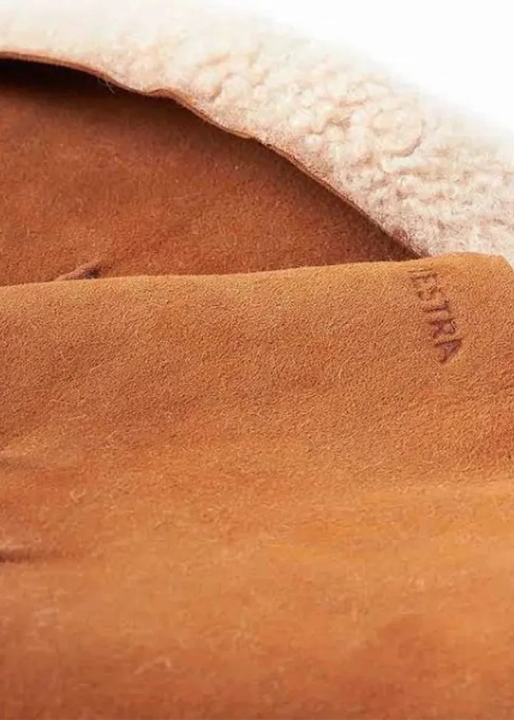 Bernard Glove sold by Denali product image thumbnail 2