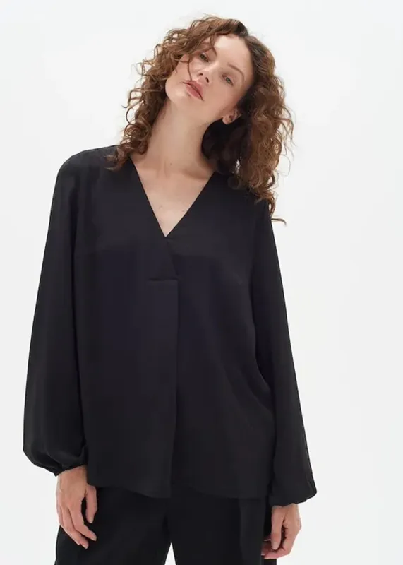 Rinda Blouse sold by Denali