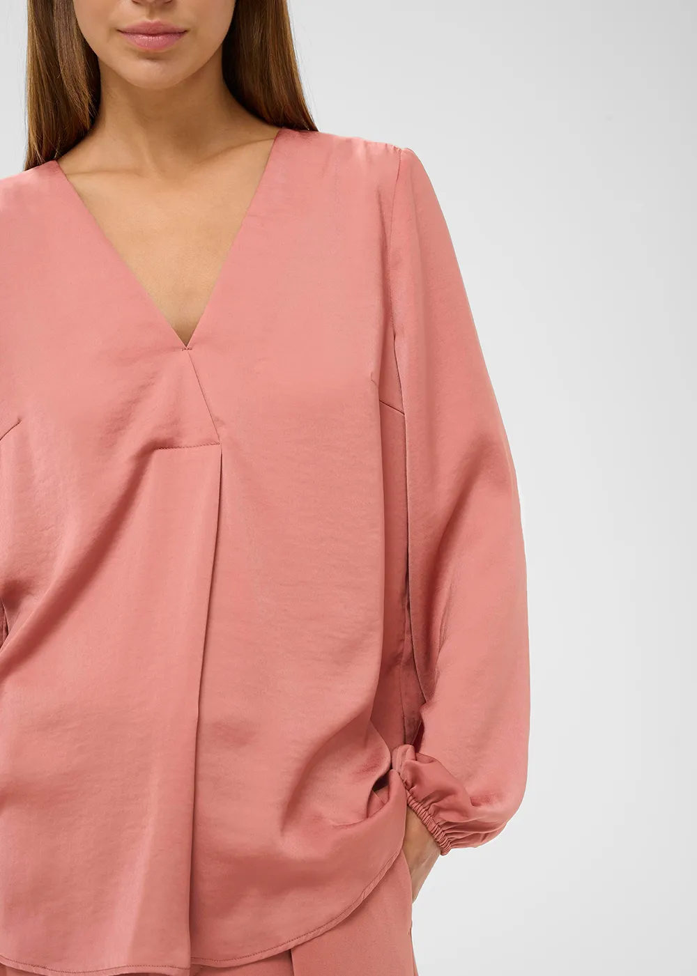 Rinda Blouse sold by Denali product image thumbnail 2