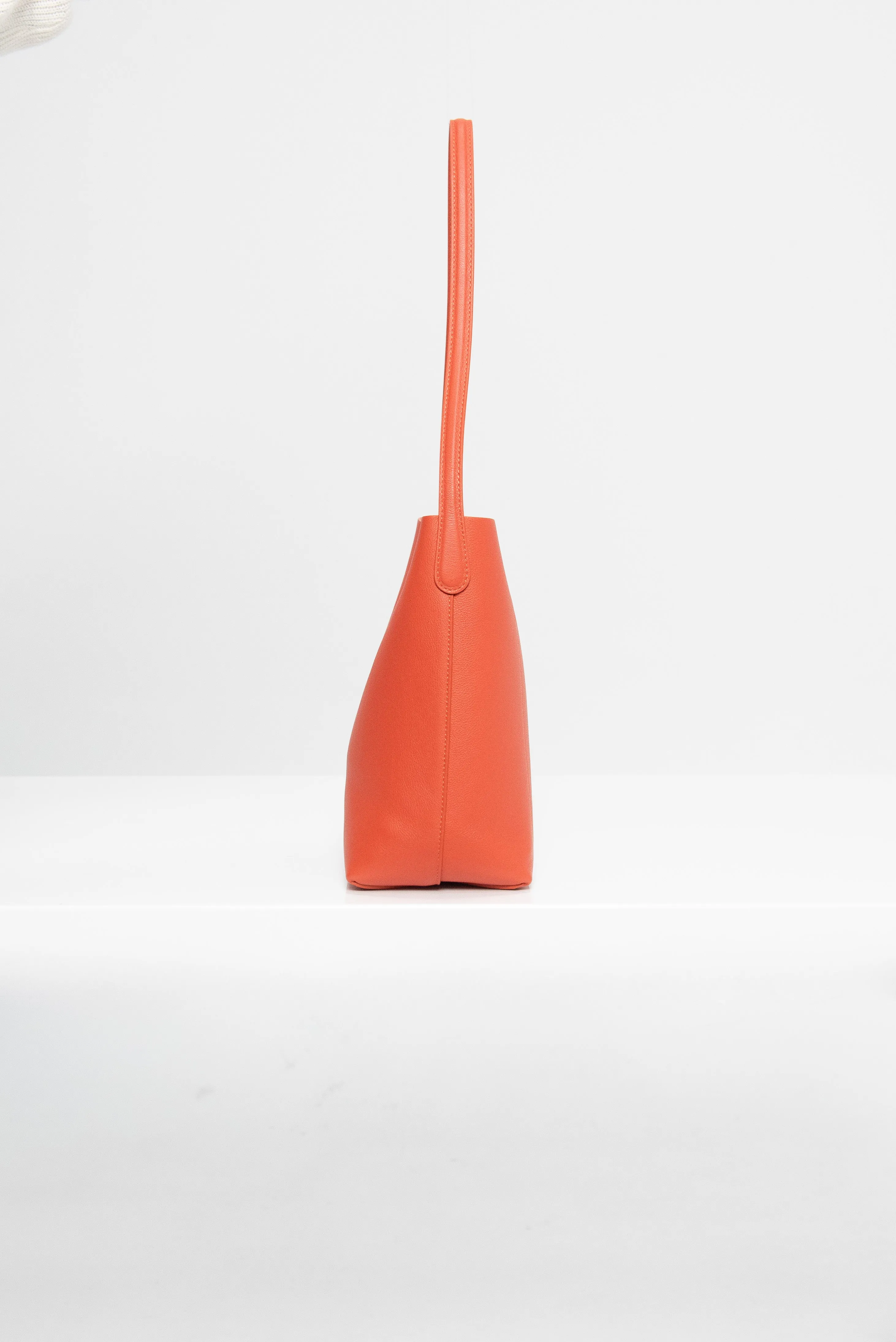 Small Everyday Cabas, Pomodoro sold by Kick Pleat product image thumbnail 3