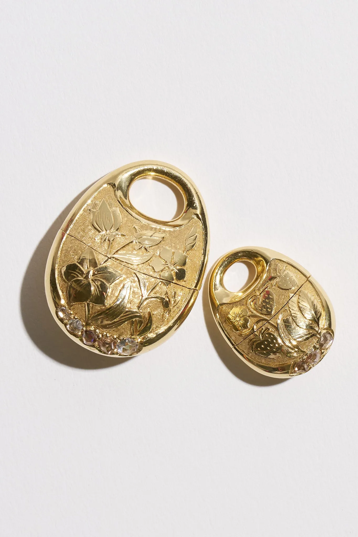 Podling Pendant, Yellow Gold sold by Kick Pleat product image thumbnail 5