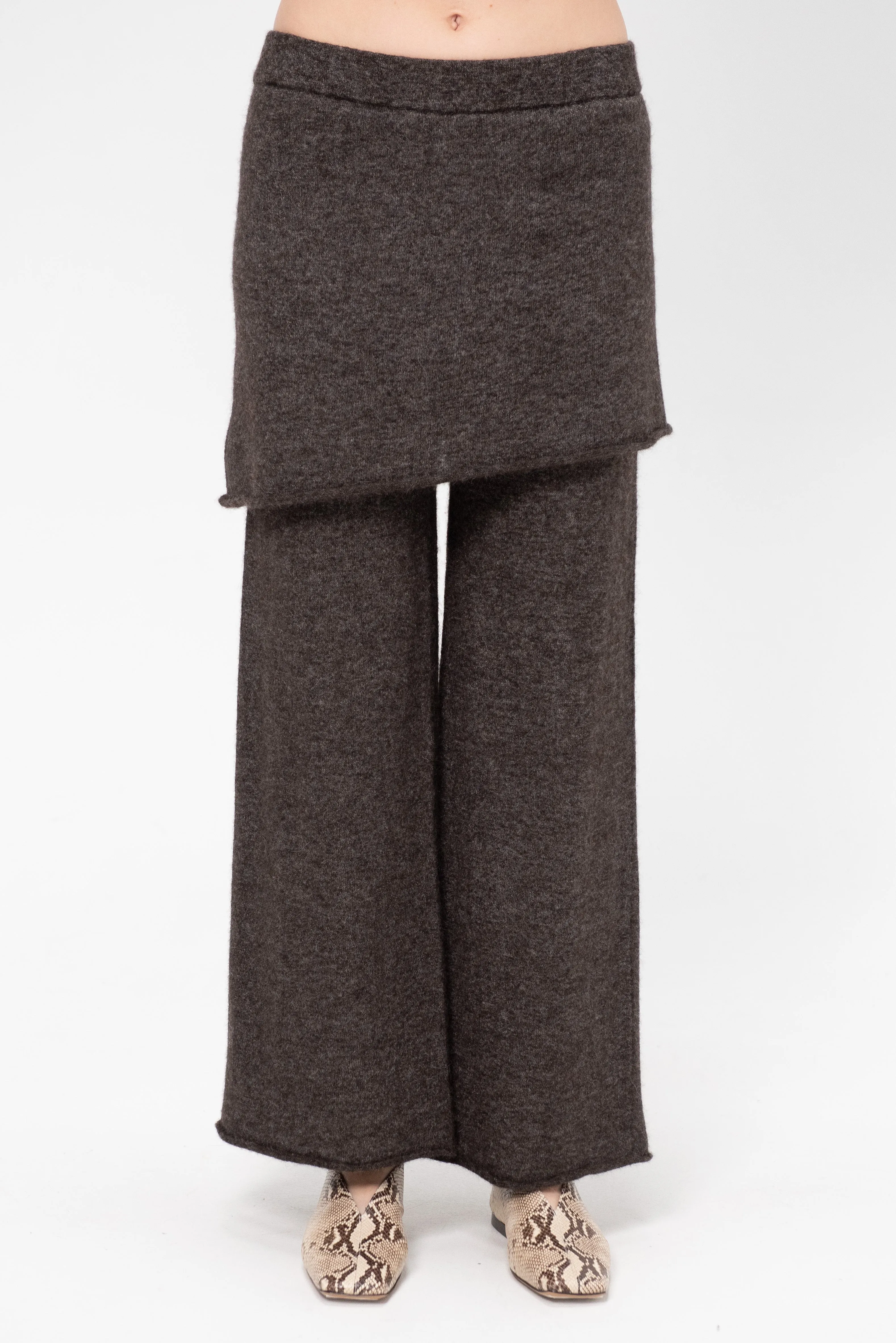 Askew Layer Pants, Blackened sold by Kick Pleat product image thumbnail 2
