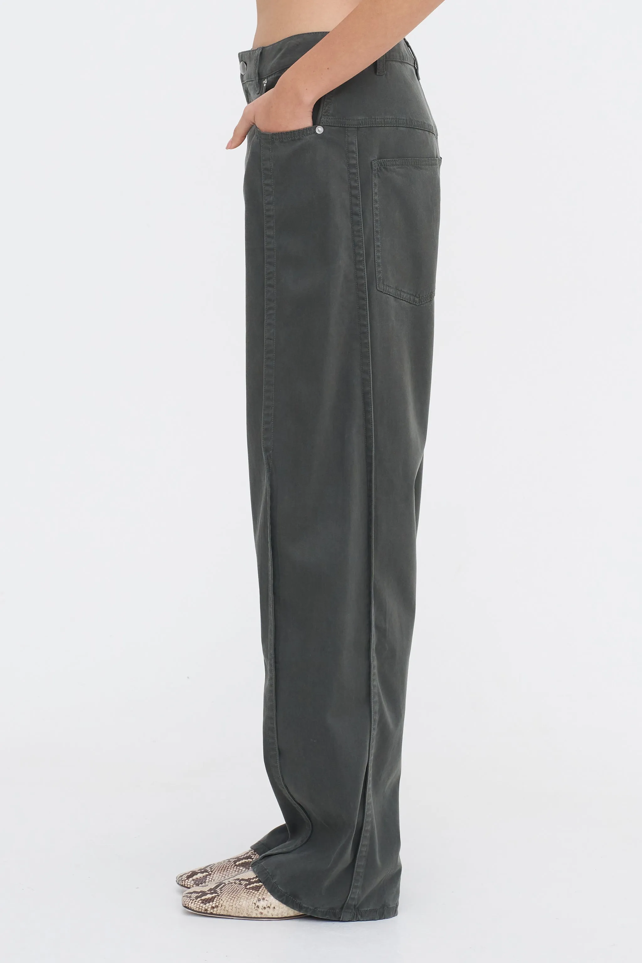 Garment Dyed Stretch Twill Tuck Pant, Grey sold by Kick Pleat product image thumbnail 3