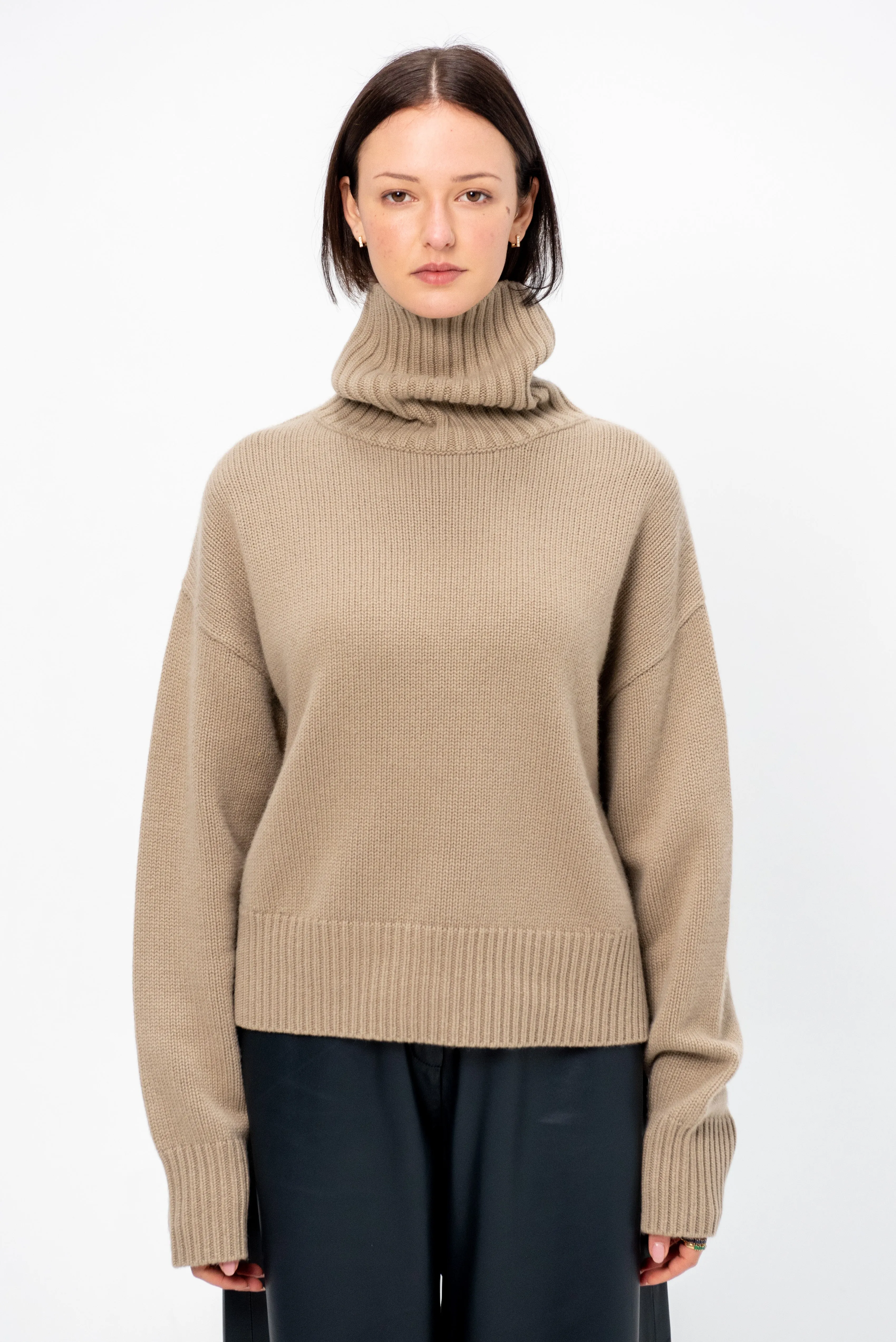 N°434 Crop Xtra, Dust sold by Kick Pleat product image thumbnail 3