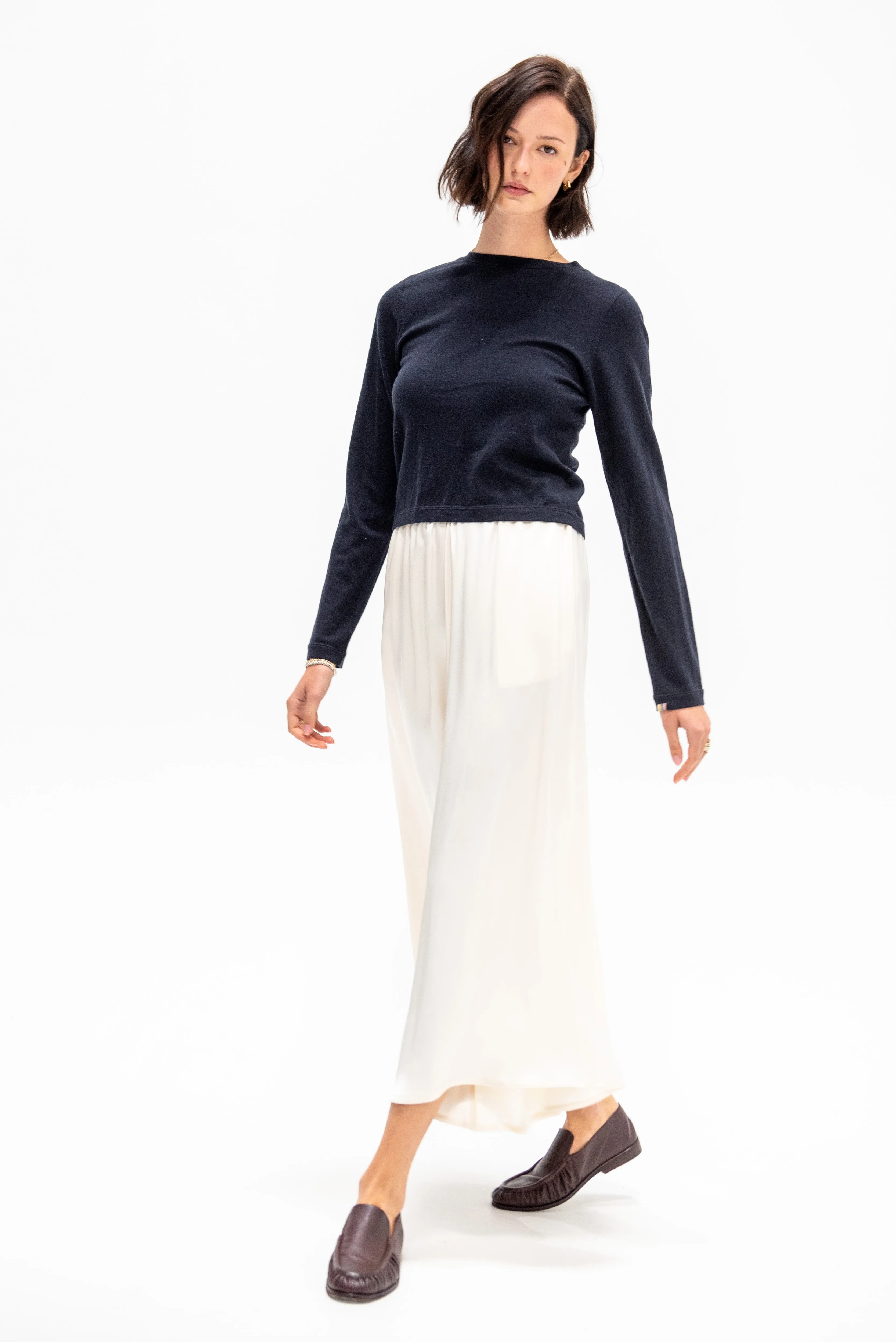 N°451 Lisa, Navy sold by Kick Pleat product image thumbnail 5