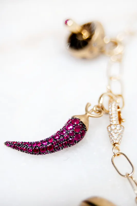 Chili Pendant, Ruby made by Kick Pleat
