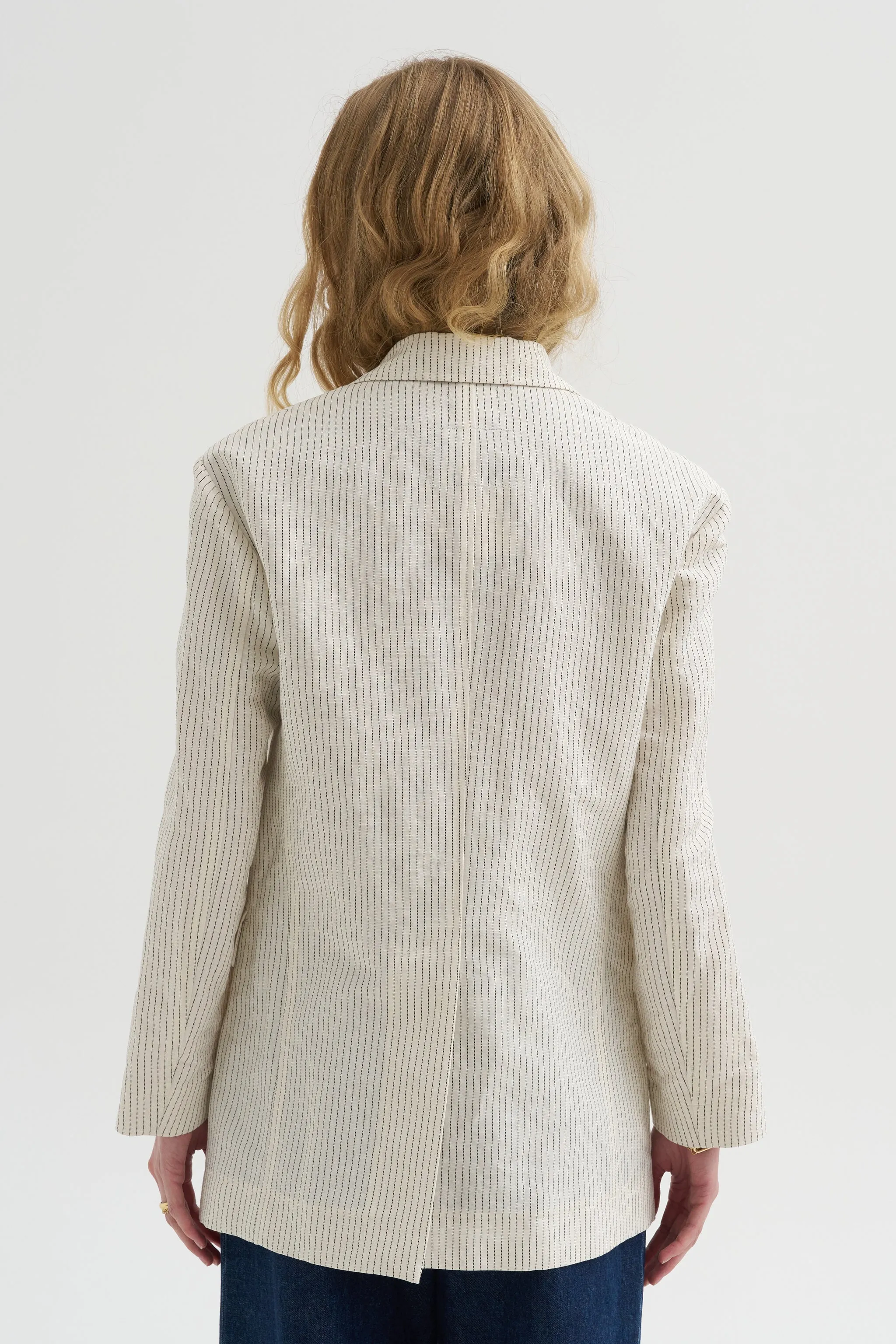 Oversized Ragged Blazer, White & Black sold by Kick Pleat product image thumbnail 4